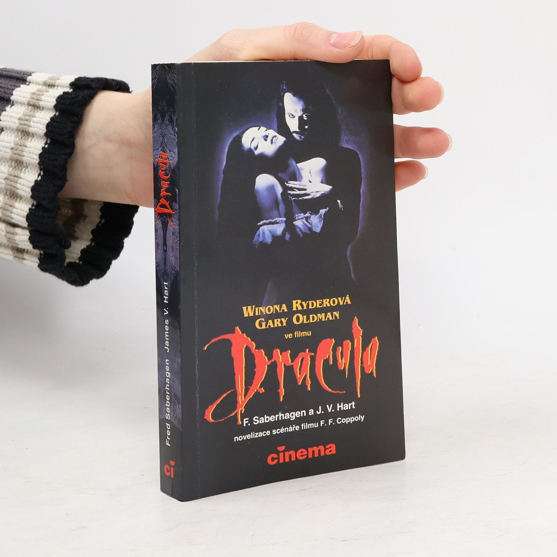 Fred Saberhagen Dracula: Novelizace scénáře filmu F. F. Coppoly