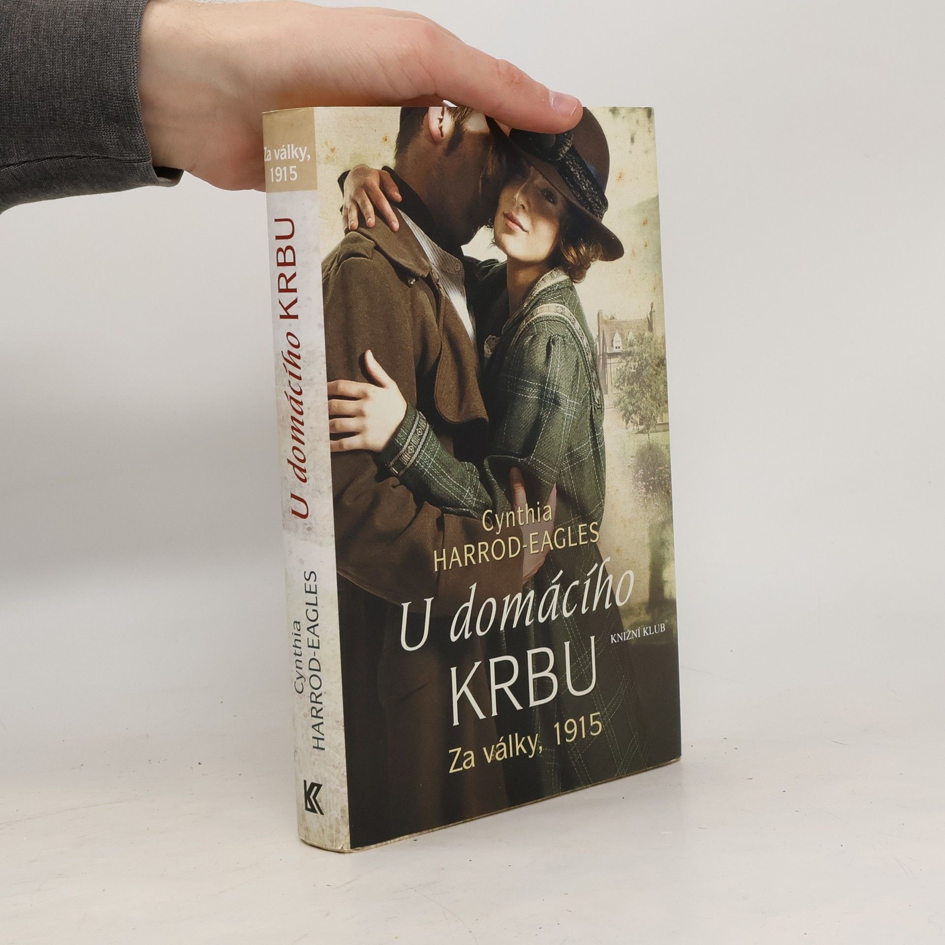 Cynthia Harrod-Eagles U domácího krbu. Za války, 1915. Za války 2