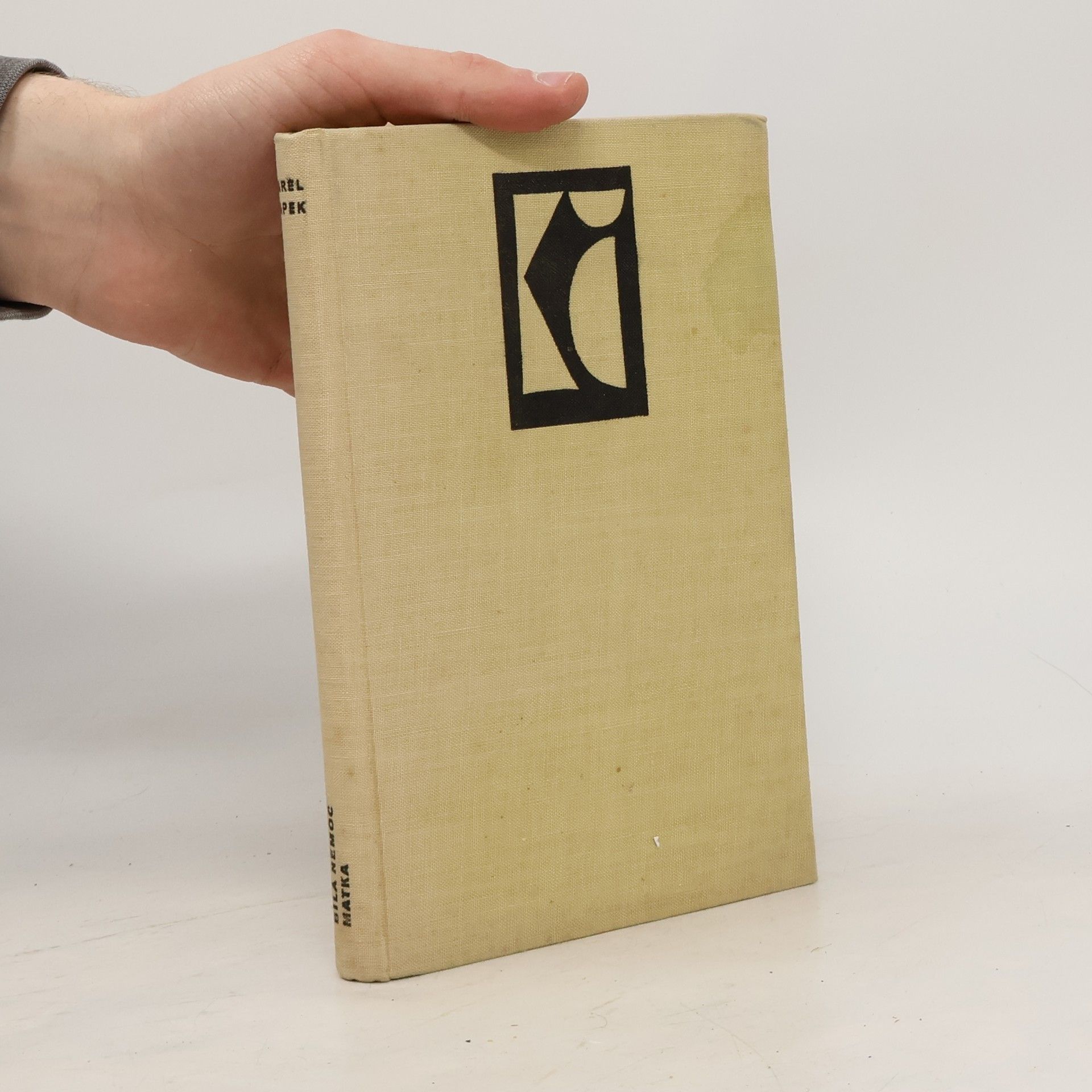 Karel Čapek R. U. R., Bílá nemoc, Matka