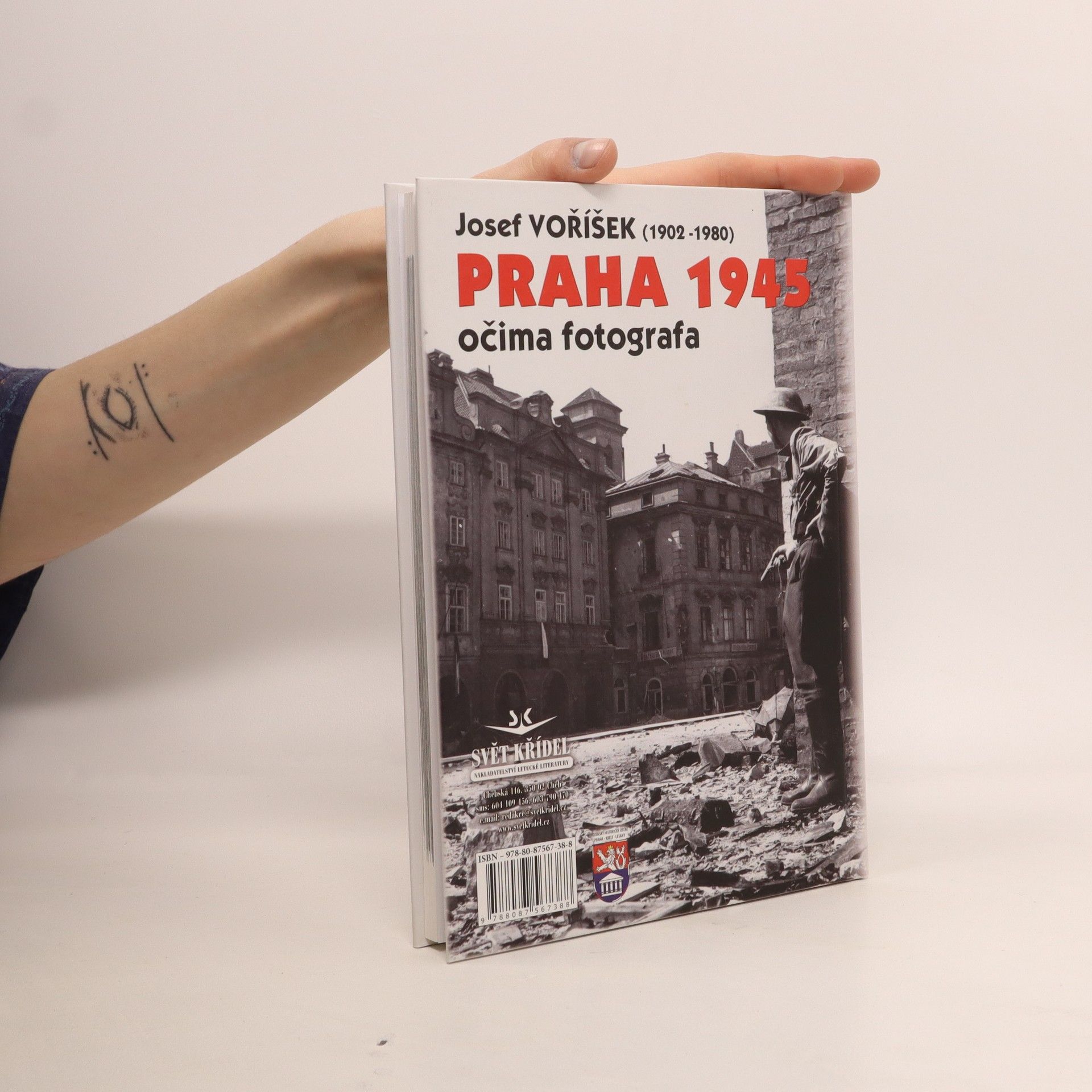 Josef Voříšek Praha 1945 : očima fotografa