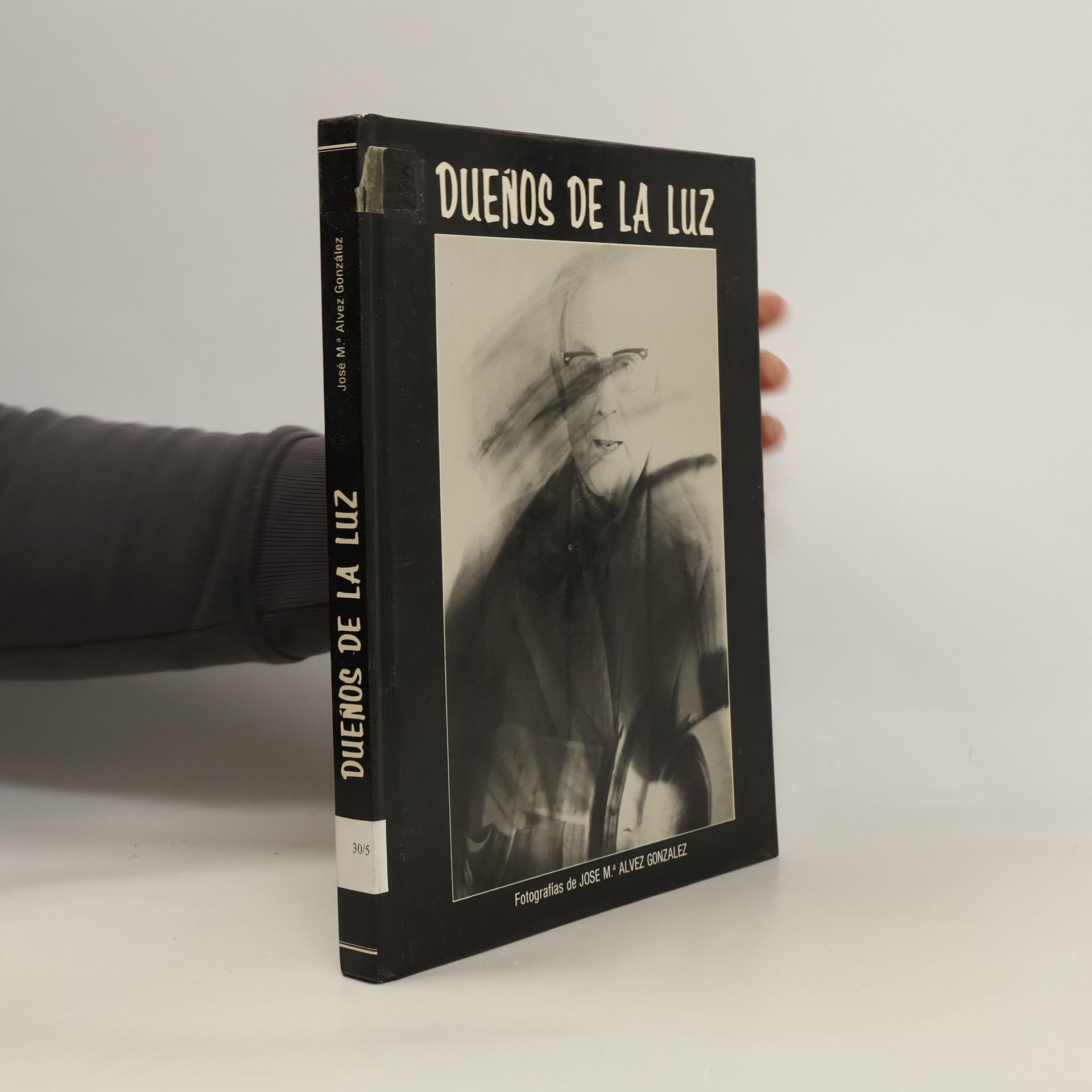 José María Alvez González Dueños de la luz