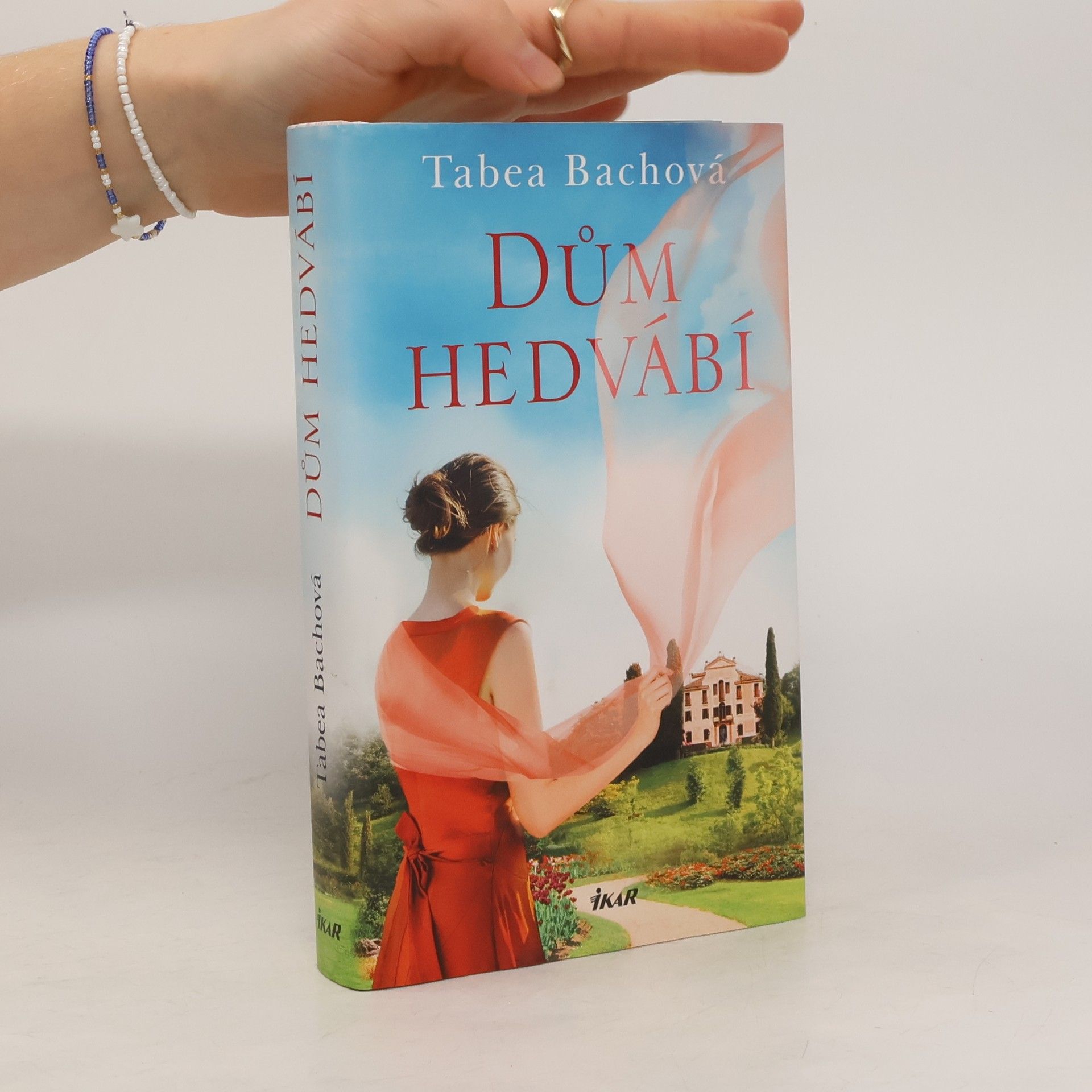 Tabea Bach Dům hedvábí