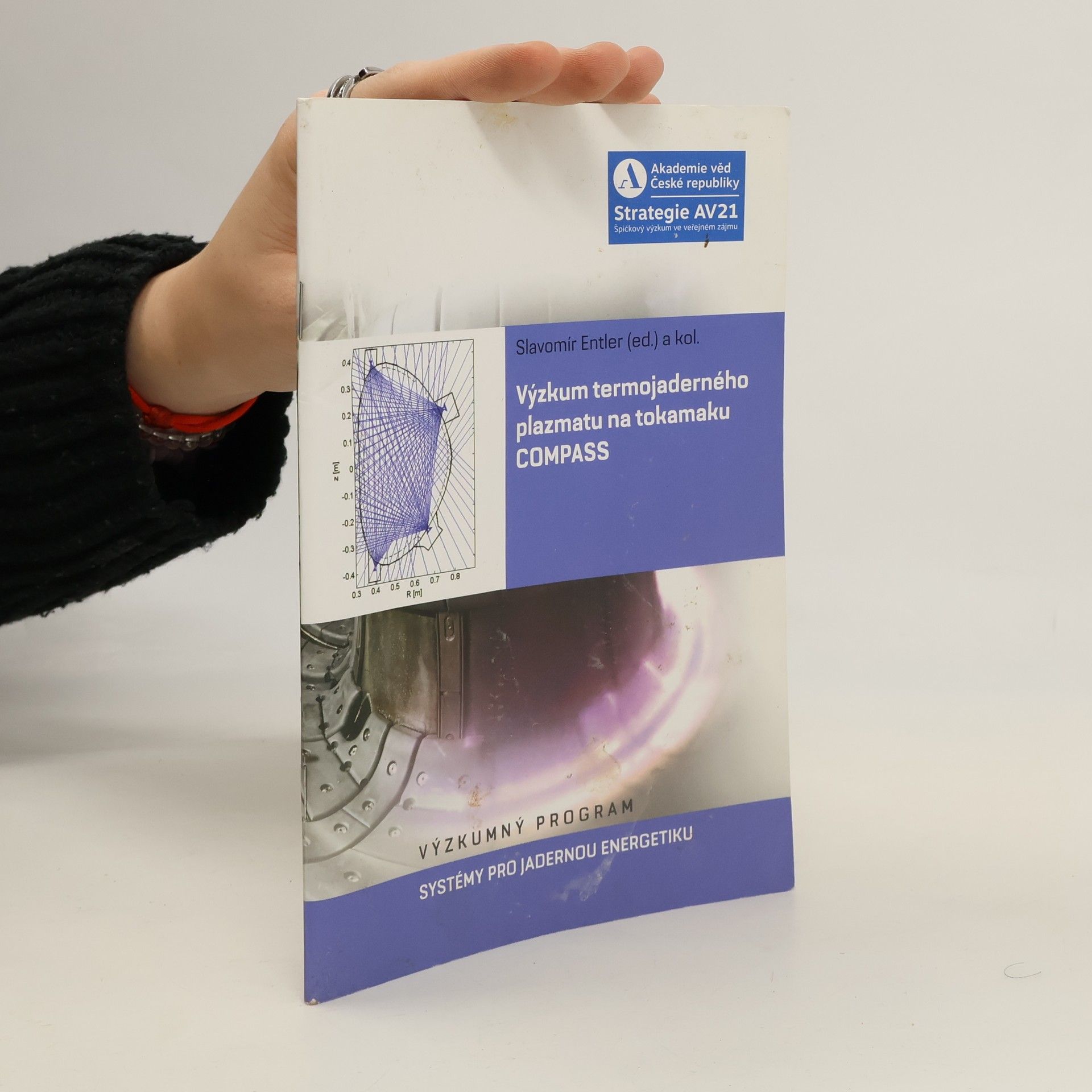 Výzkum termojaderného plazmatu na tokamaku COMPASS