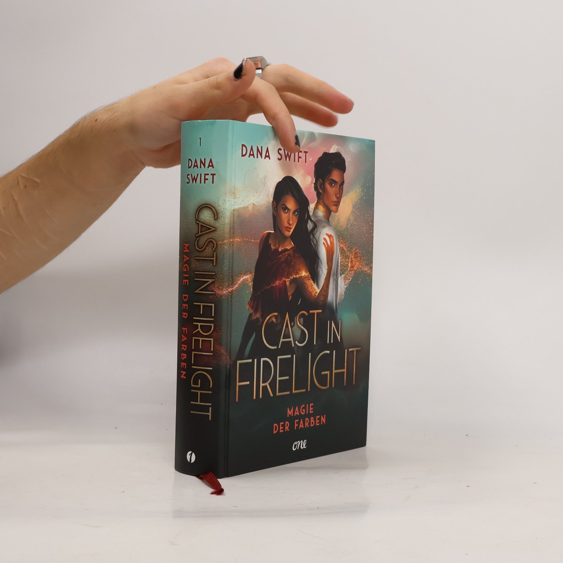 Dana Swift Cast in Firelight - Magie der Farben