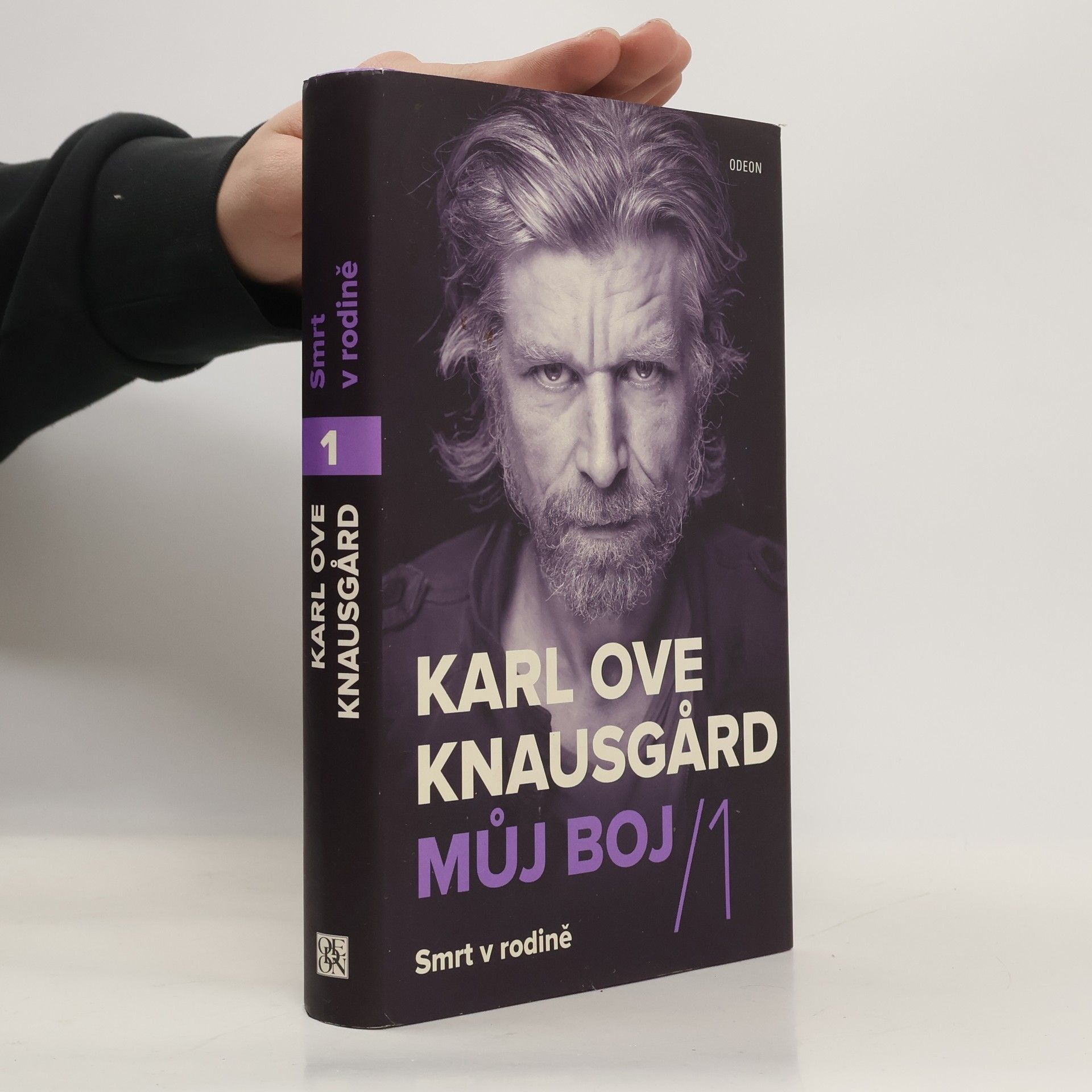 Karl Ove Knausgård Můj boj. 1, Smrt v rodině