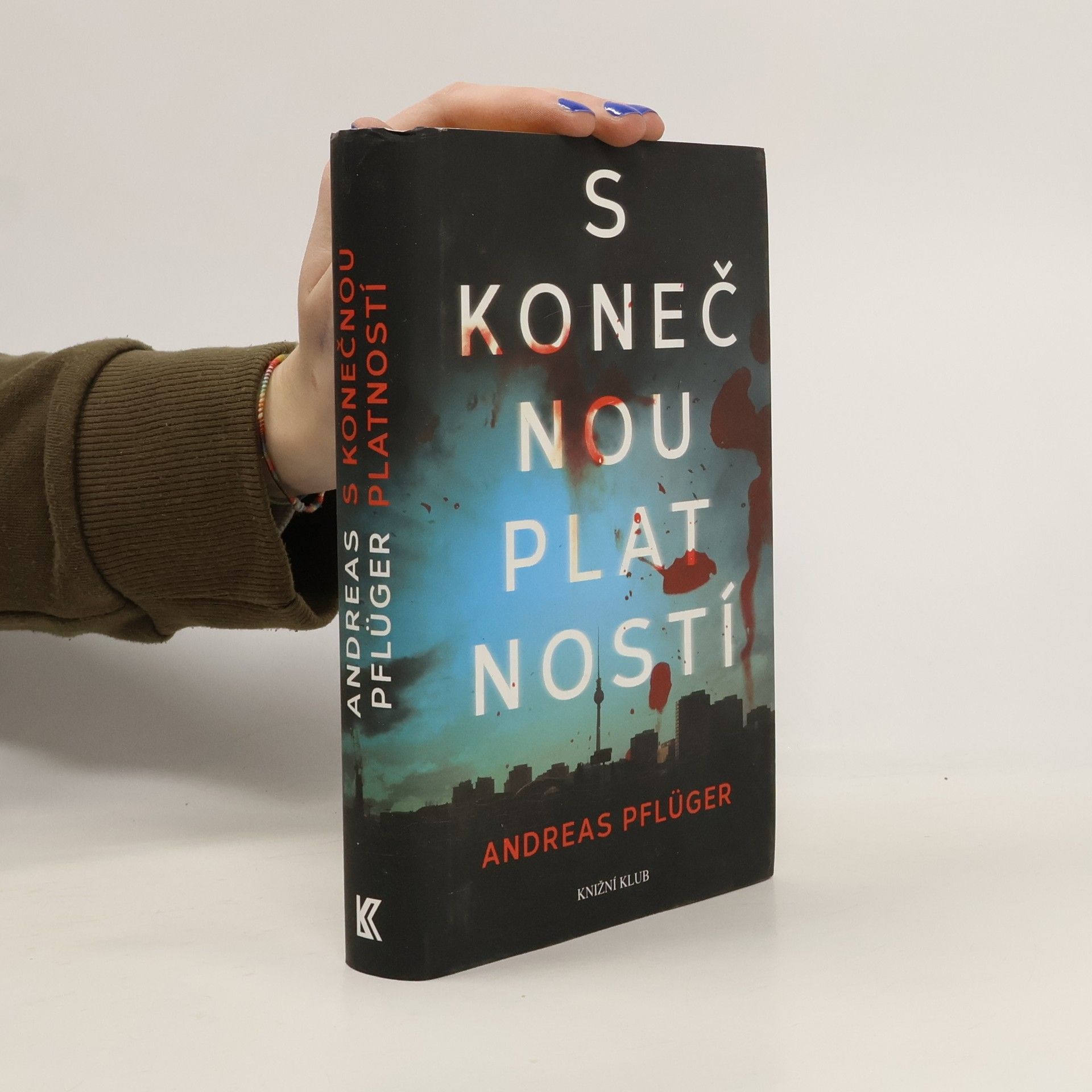 S konečnou platností