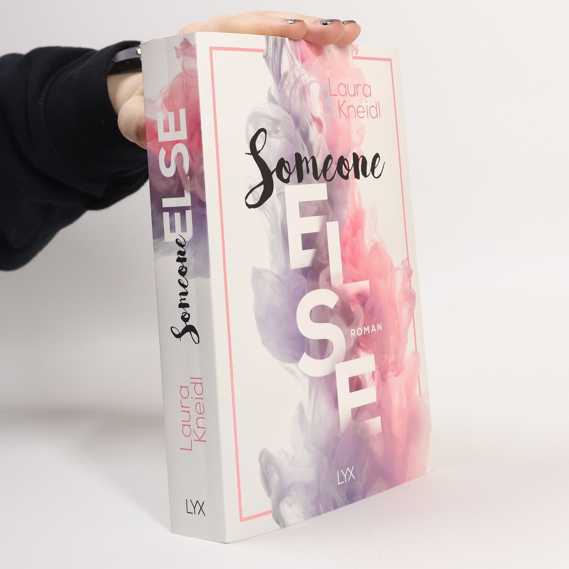 Laura Kneidl Someone else