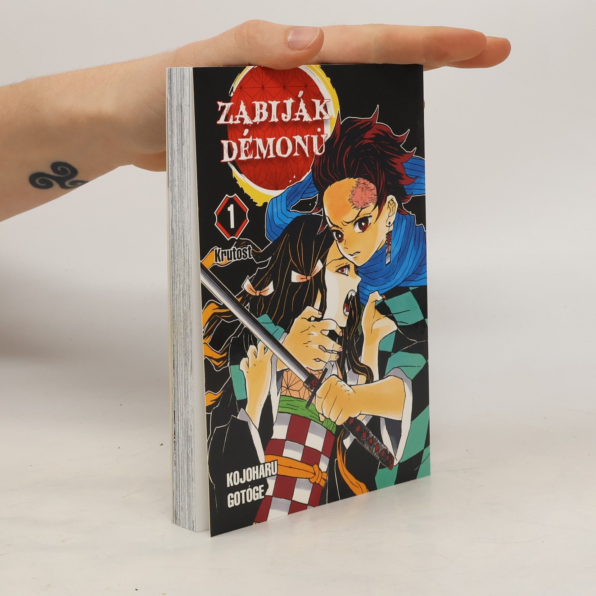 Kojoharu Gotógeová Zabiják démonů. 1, Krutost