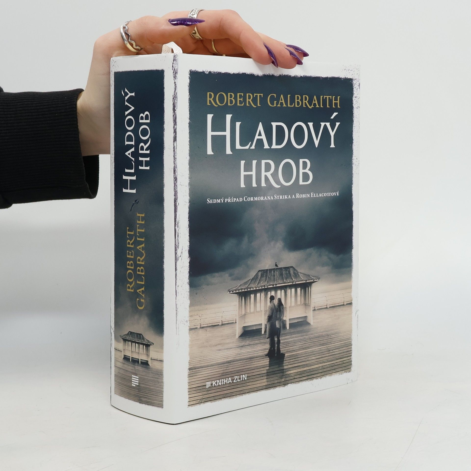 Robert Galbraith Hladový hrob