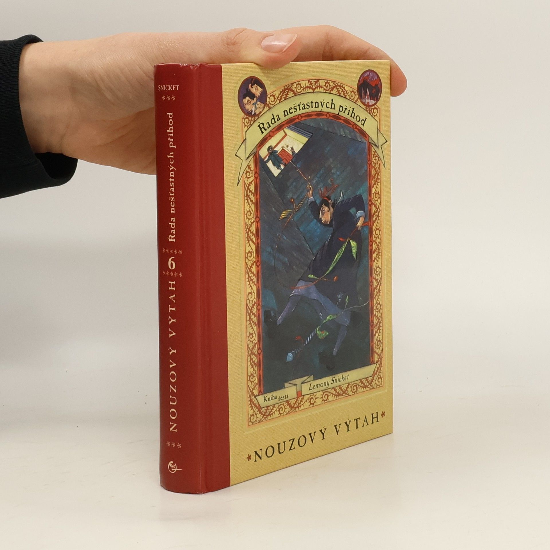 Řada nešťastných příhod 6. Nouzový výtah