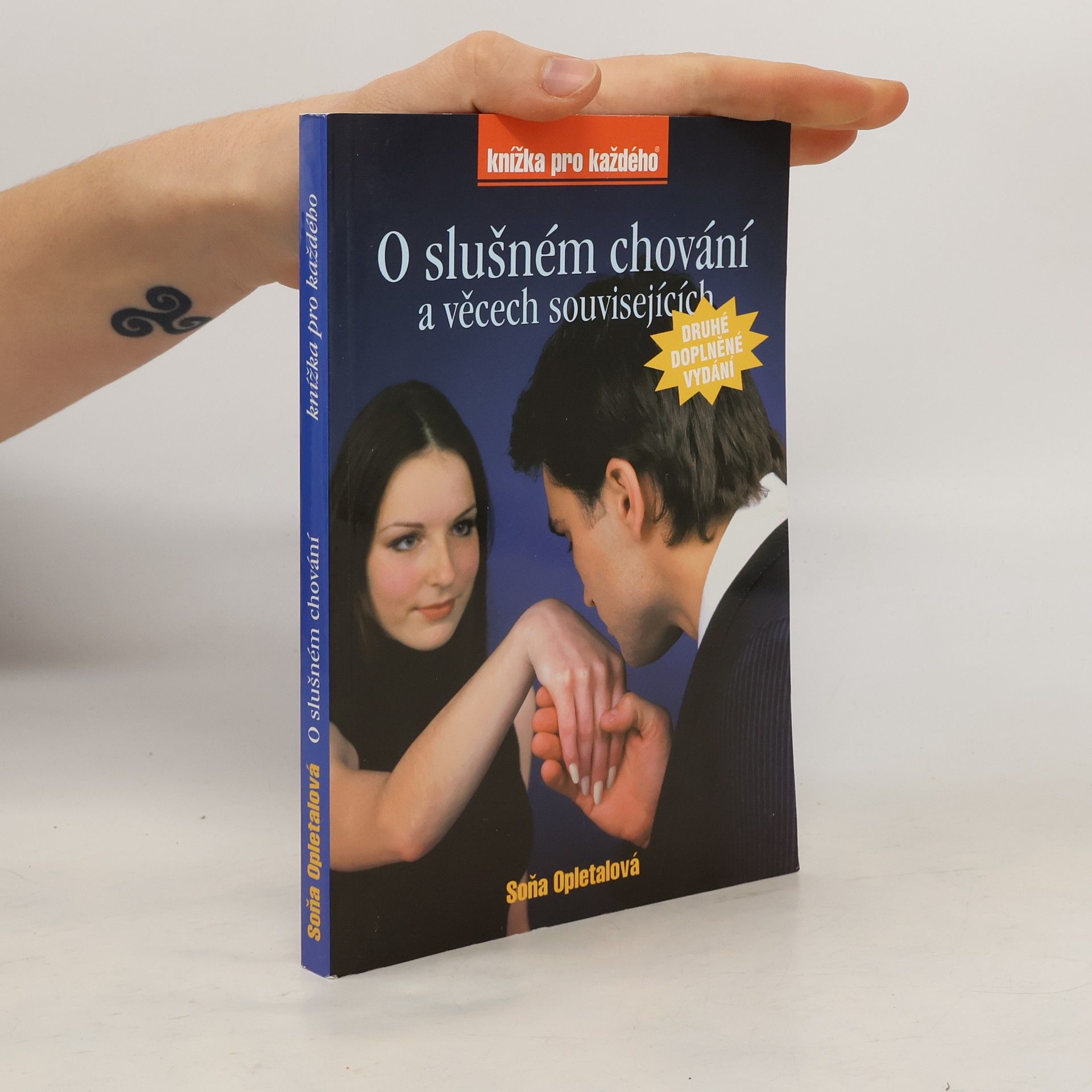 O slušném chování (a věcech souvisejících)