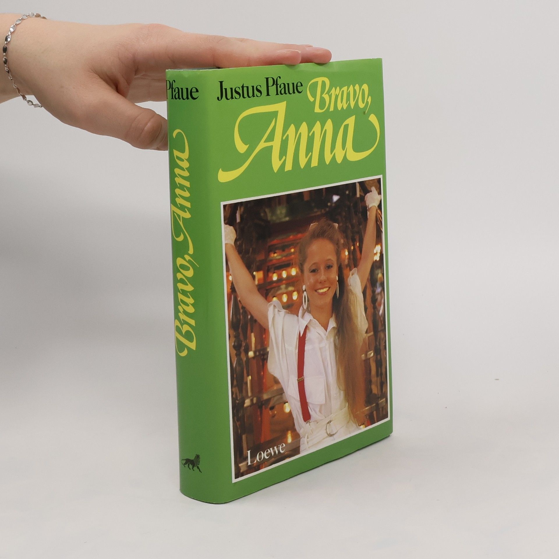 Justus Pfaue Bravo, Anna