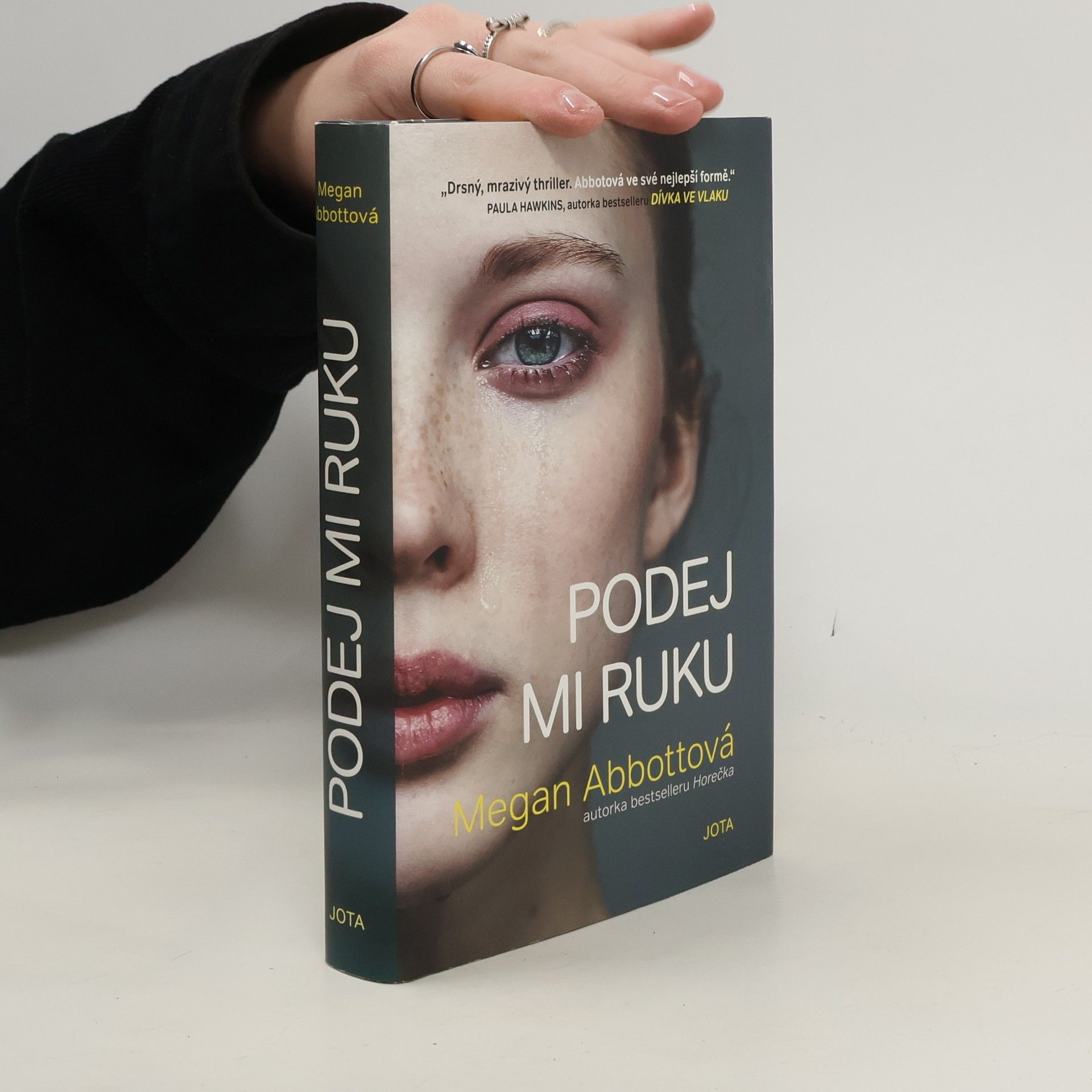 Megan Abbott Podej mi ruku