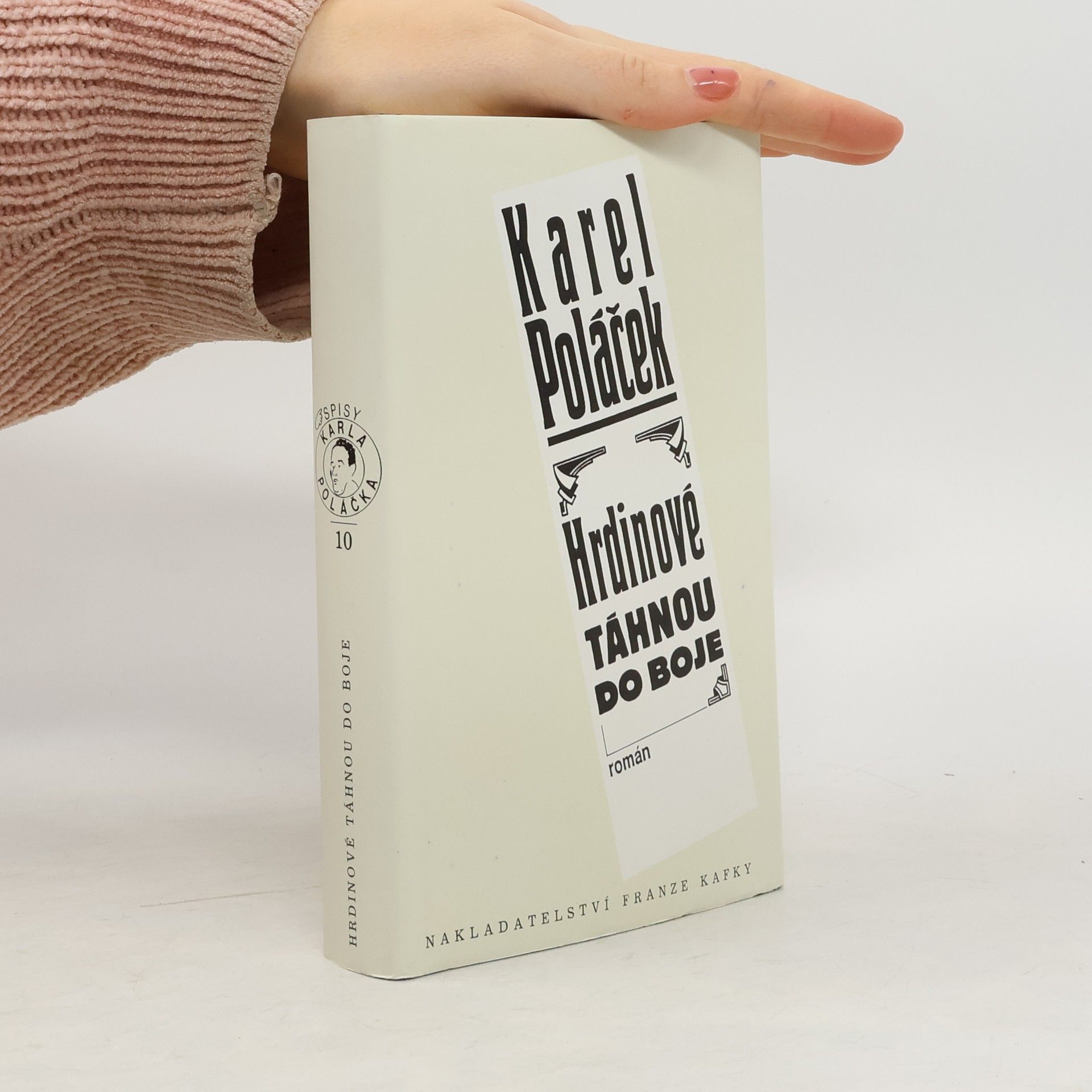 Karel Poláček Hrdinové táhnou do boje