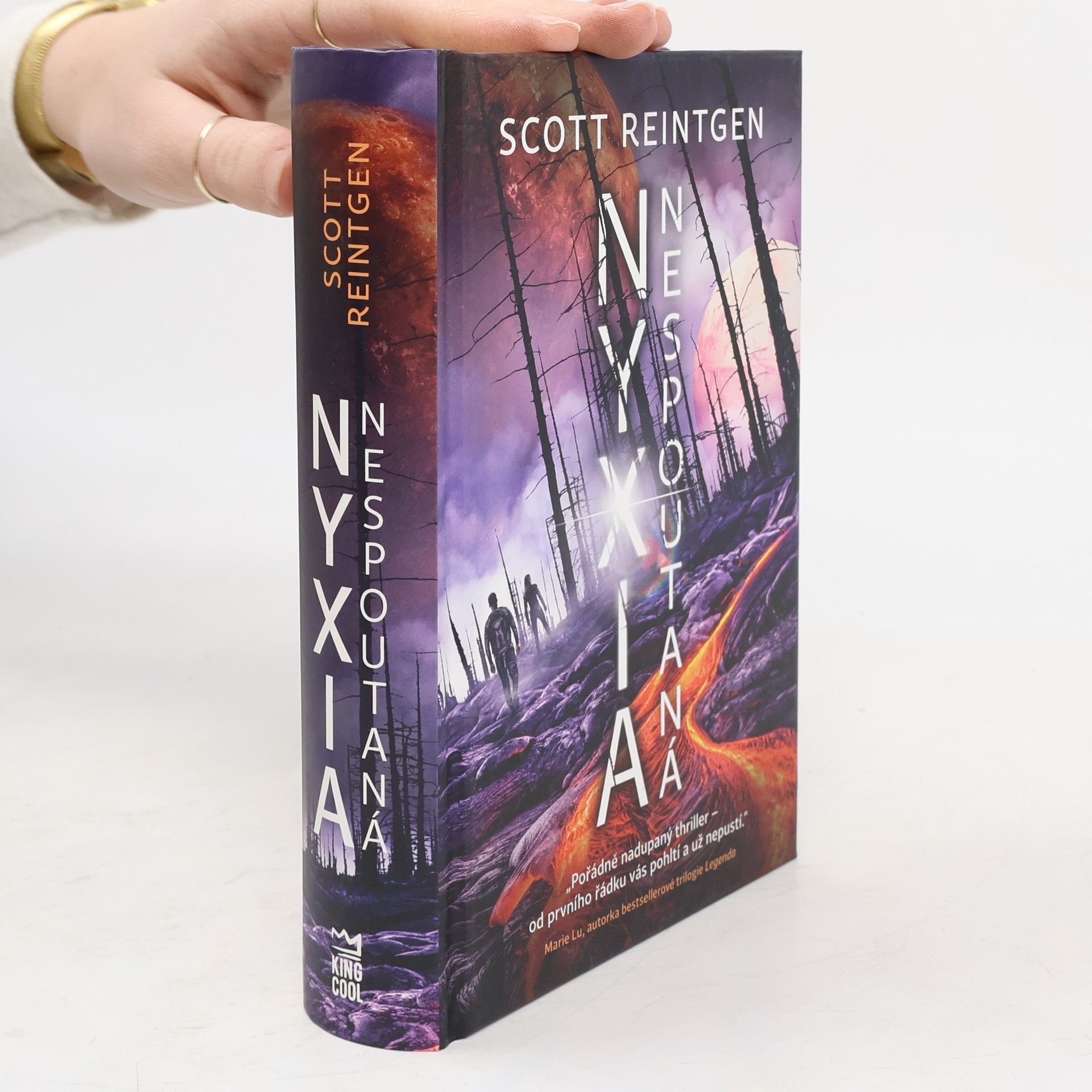 Scott Reintgen Nyxia nespoutaná