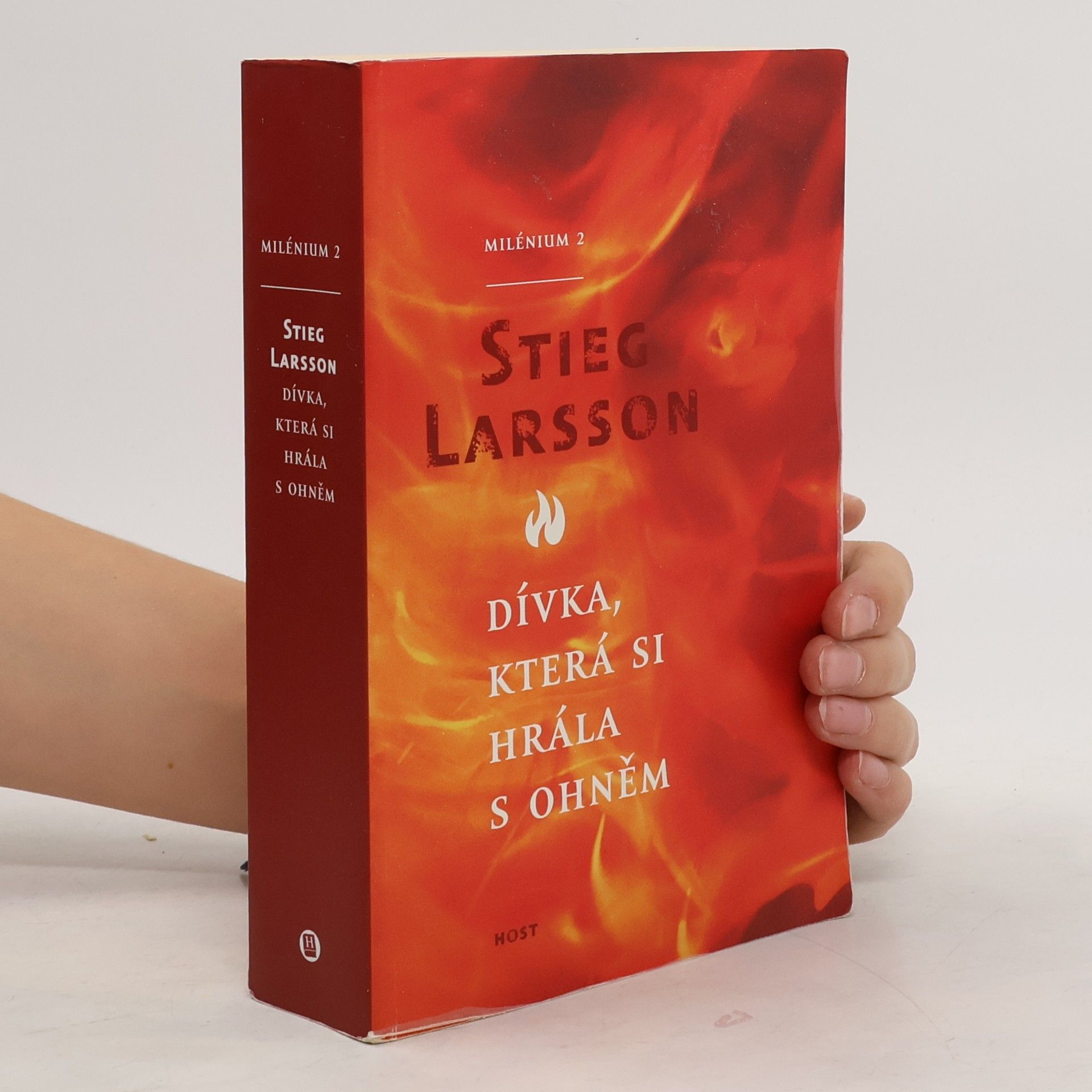 Stieg Larsson Dívka, která si hrála s ohněm