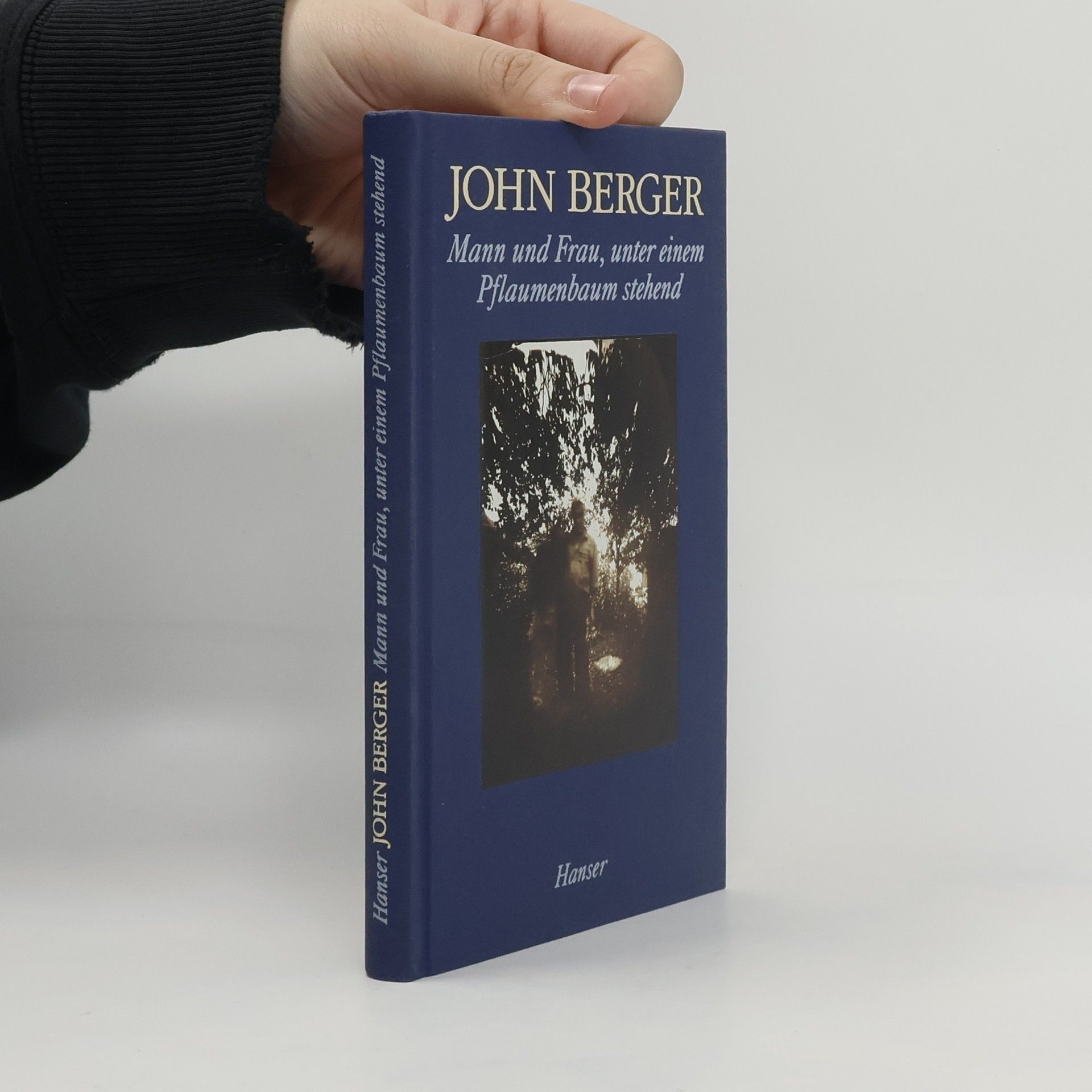 John Berger Mann und Frau, unter einem Pflaumenbaum stehend