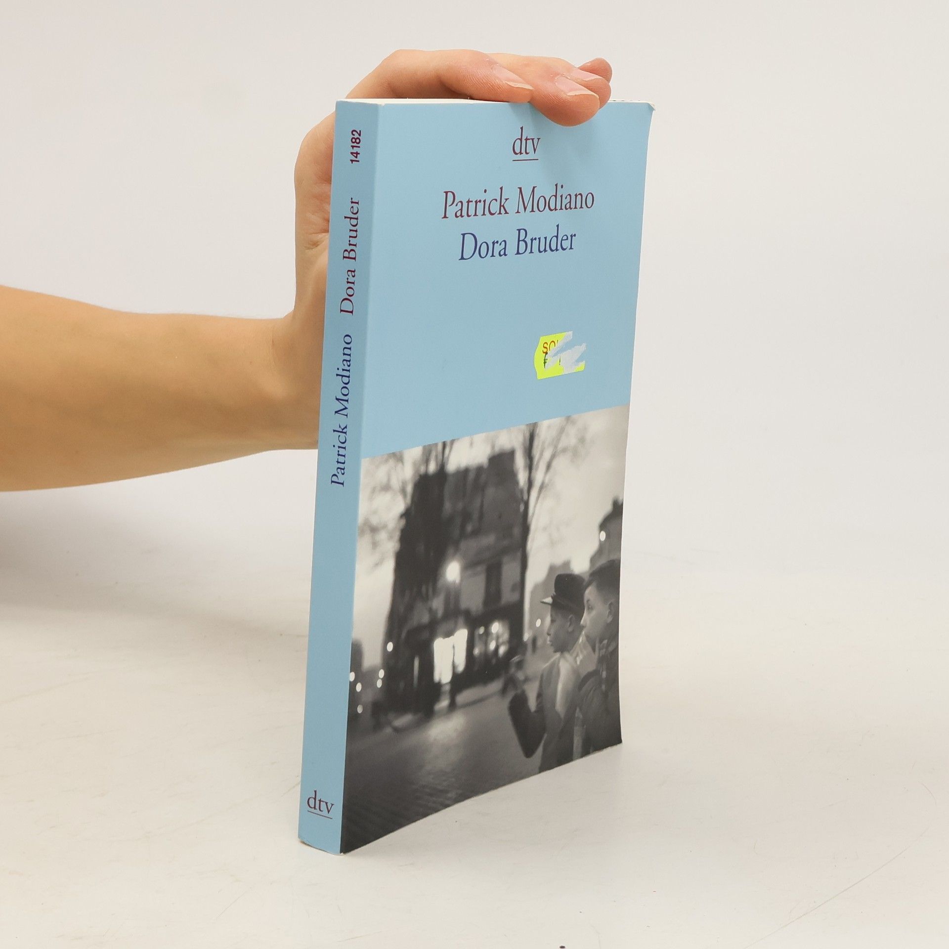 Patrick Modiano Dora Bruder