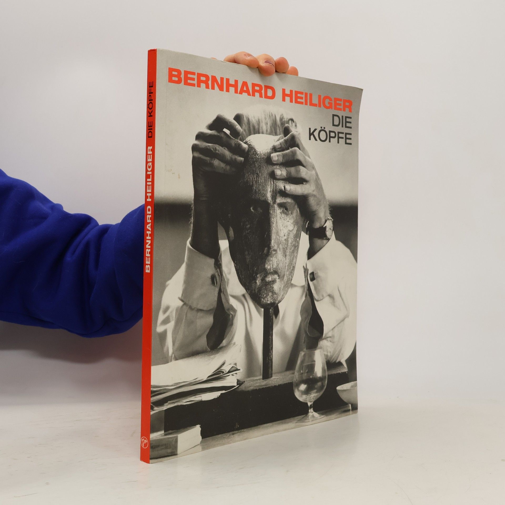 Manfred Schneckenburger Bernhard Heiliger, Die Köpfe ; [anläßlich der Ausstellung Bernhard Heiliger - Die Köpfe, Georg-Kolbe-Museum, Berlin, 12. November 2000 bis 28. Januar 2001 ... Hirschwirtscheuer, Museum für die Künstlerfamilie Sommer, Künzelsau, 24. Januar bis 24. März 2002]