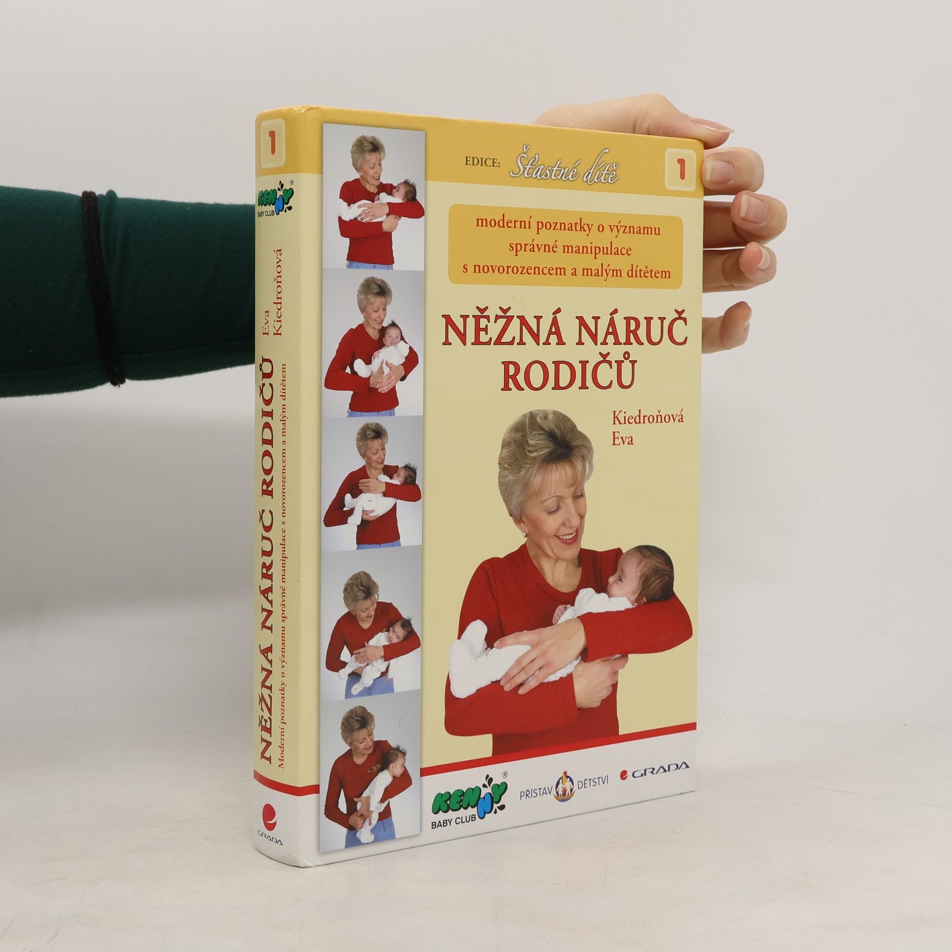 Něžná náruč rodičů