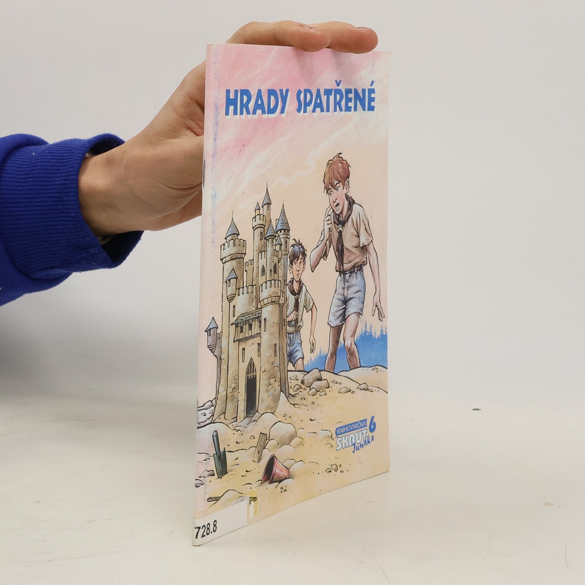 AA.VV. Hrady spatřené