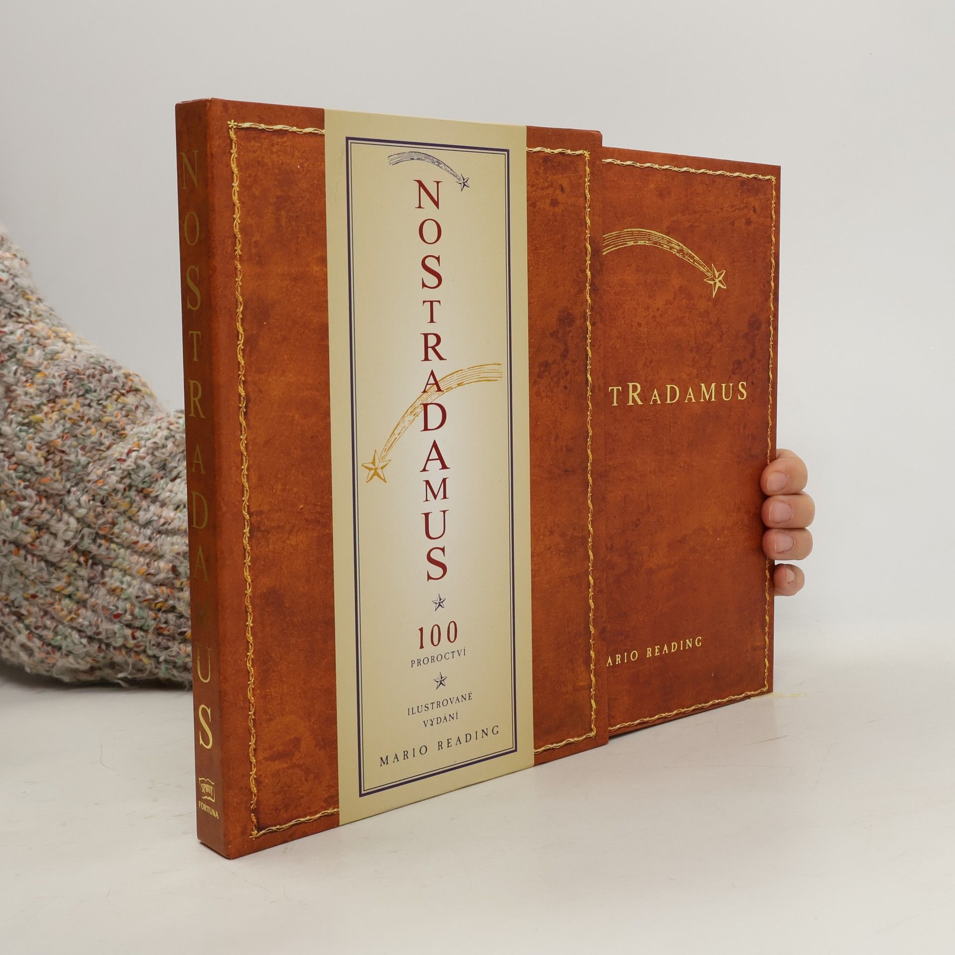 Mario Reading Nostradamus 100 proroctví: ilustrované vydání
