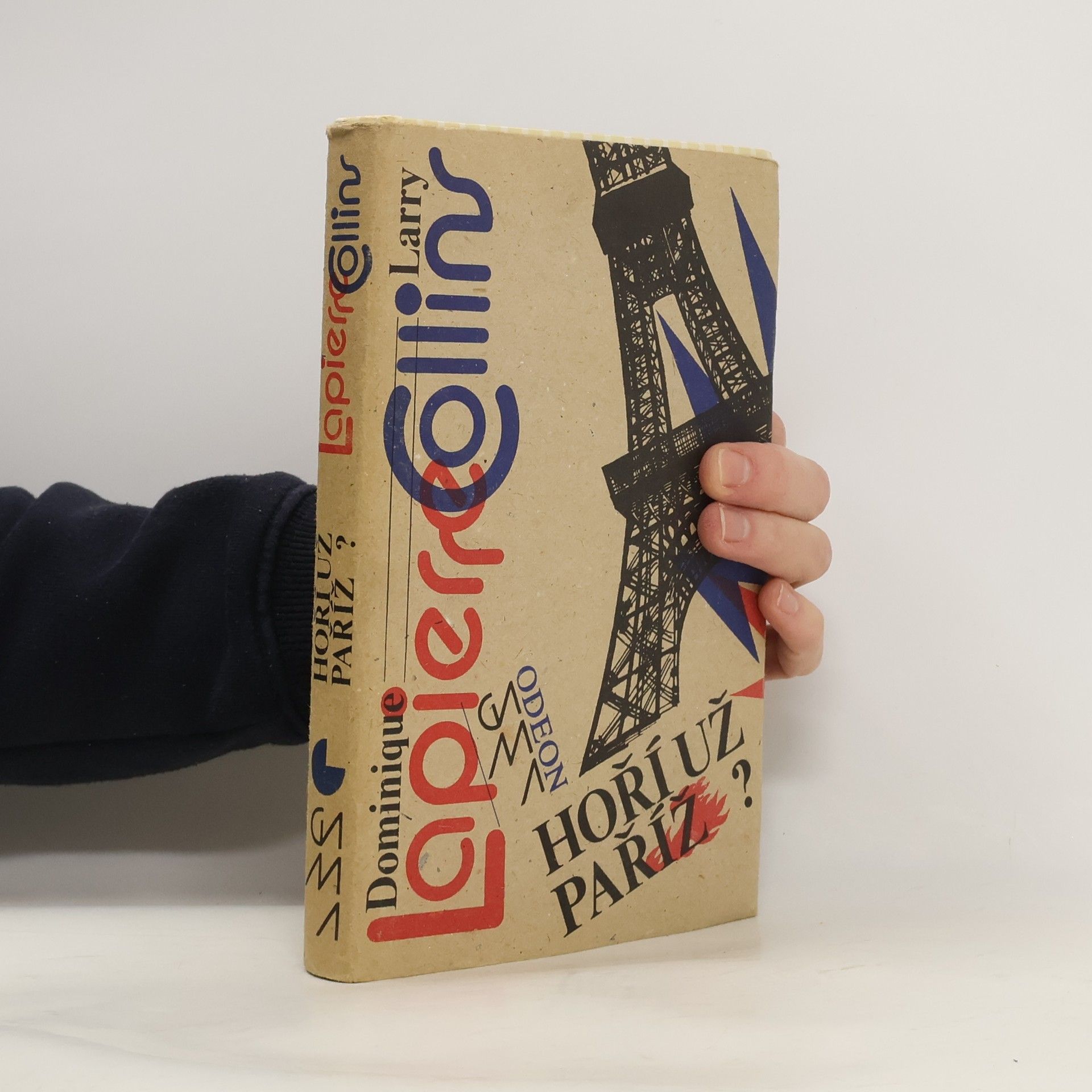 Hoří už Paříž?