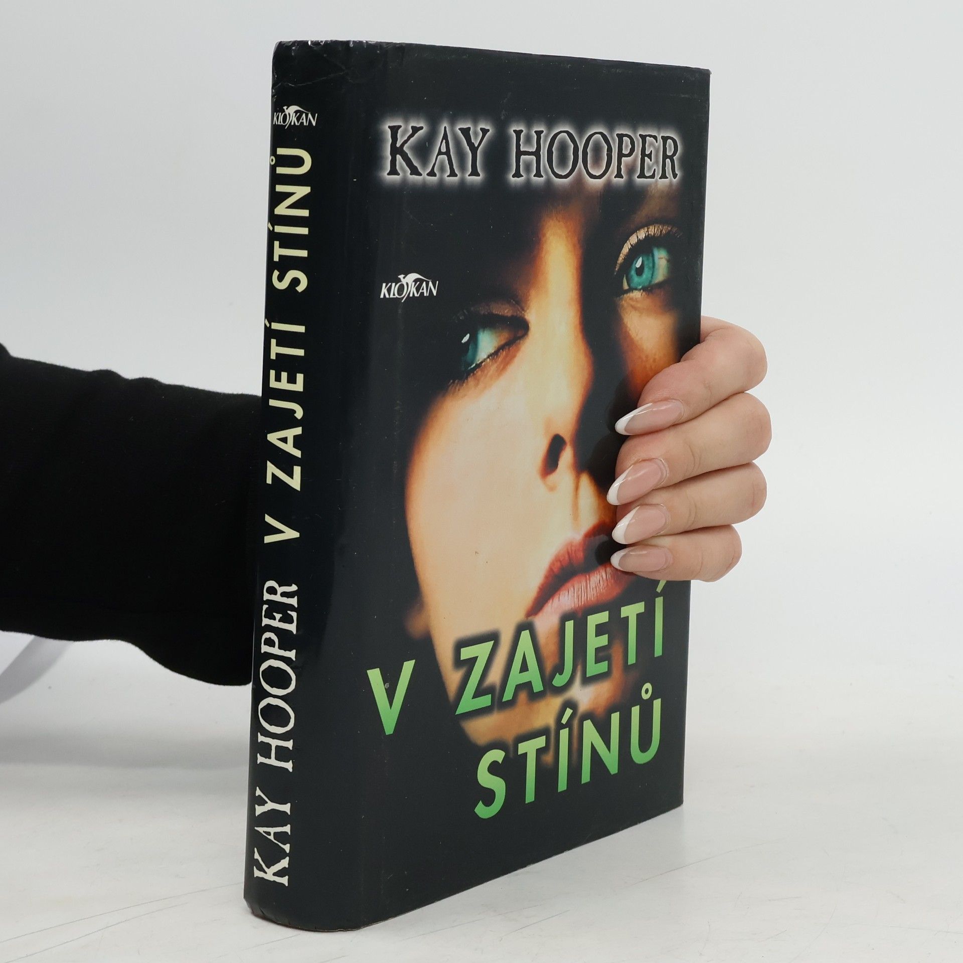 Kay Hooper V zajetí stínů