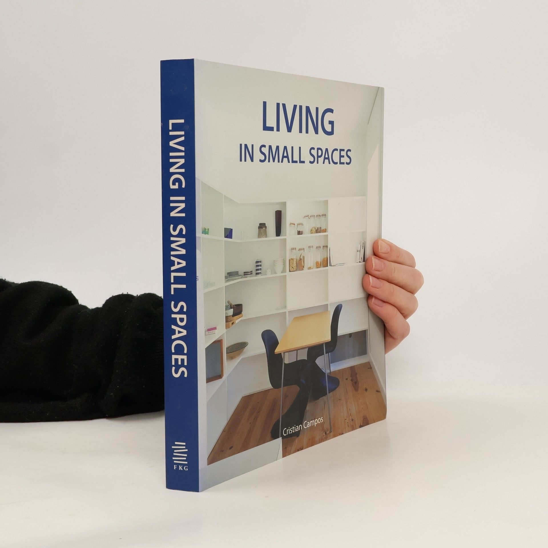 Autores varios Living in Small Spaces