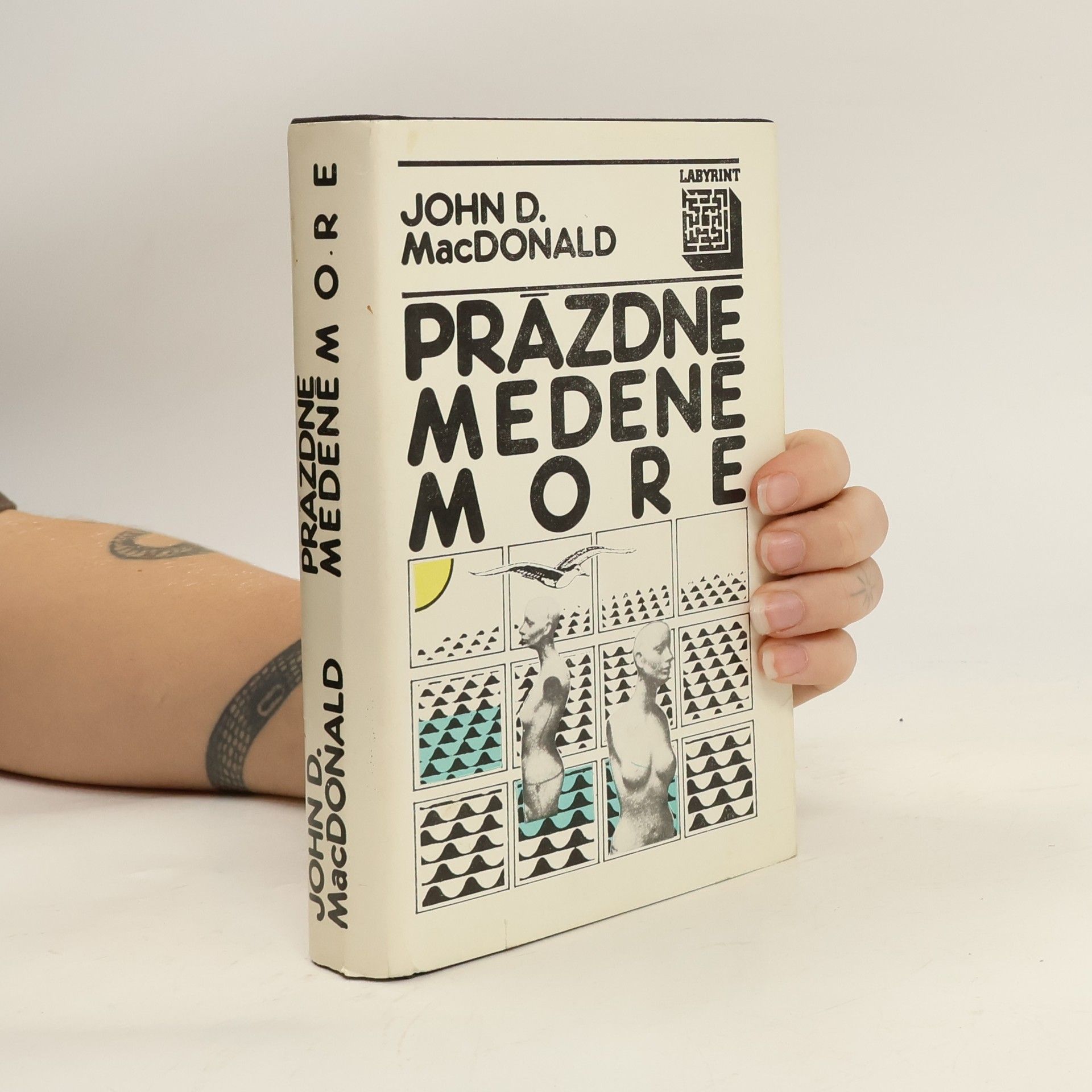 Prázdne medené more