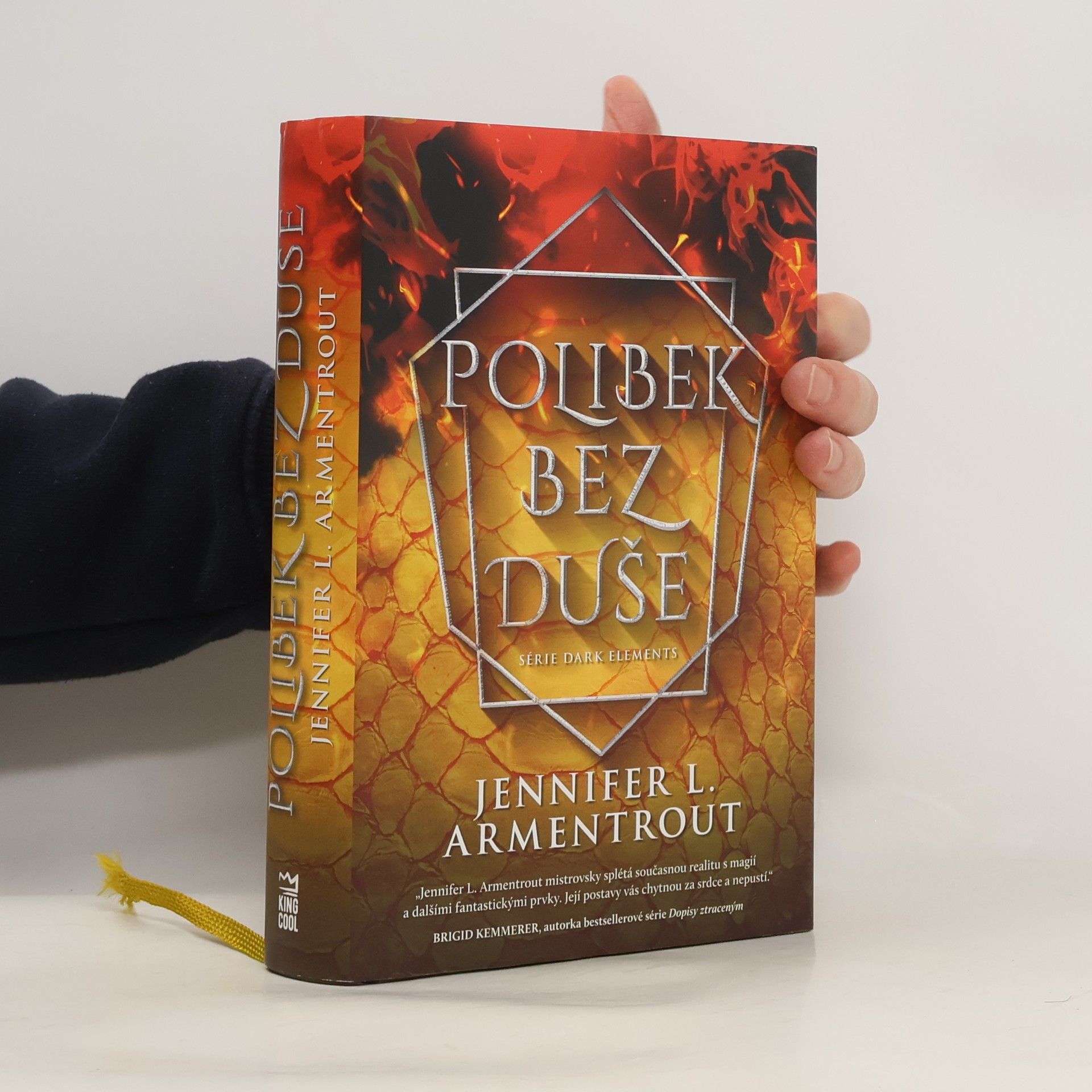 Jennifer L. Armentrout Polibek bez duše