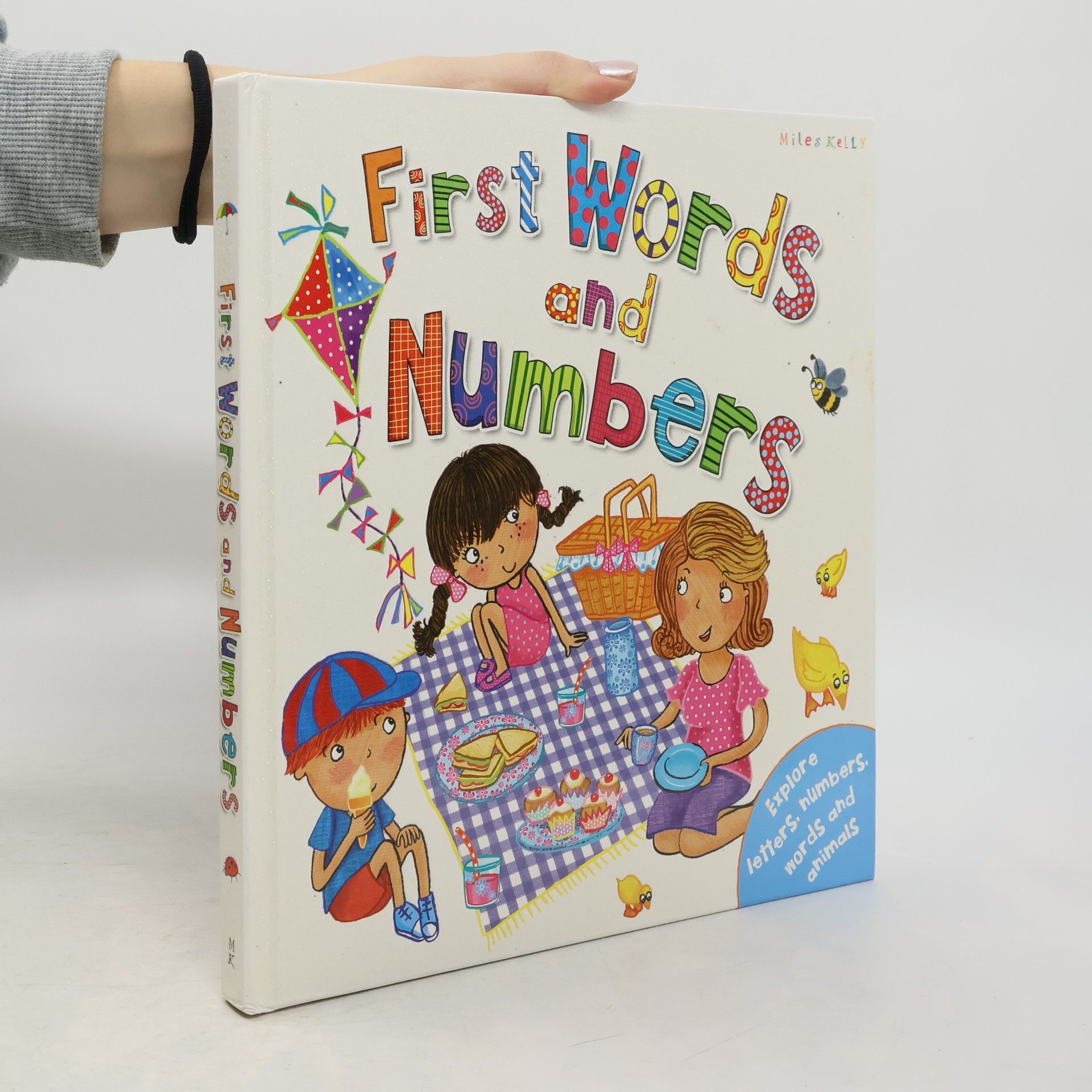 Miles Kelly First Words and Numbers