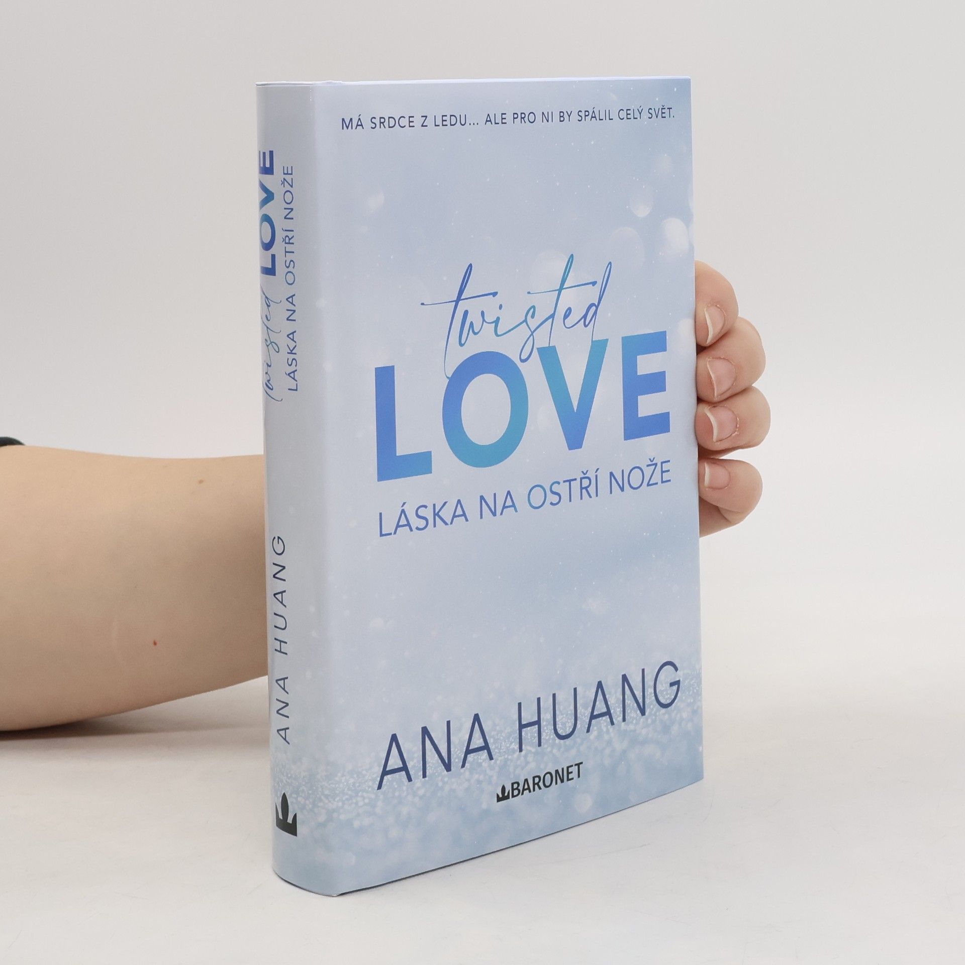 Ana Huang Twisted love. Láska na ostří nože
