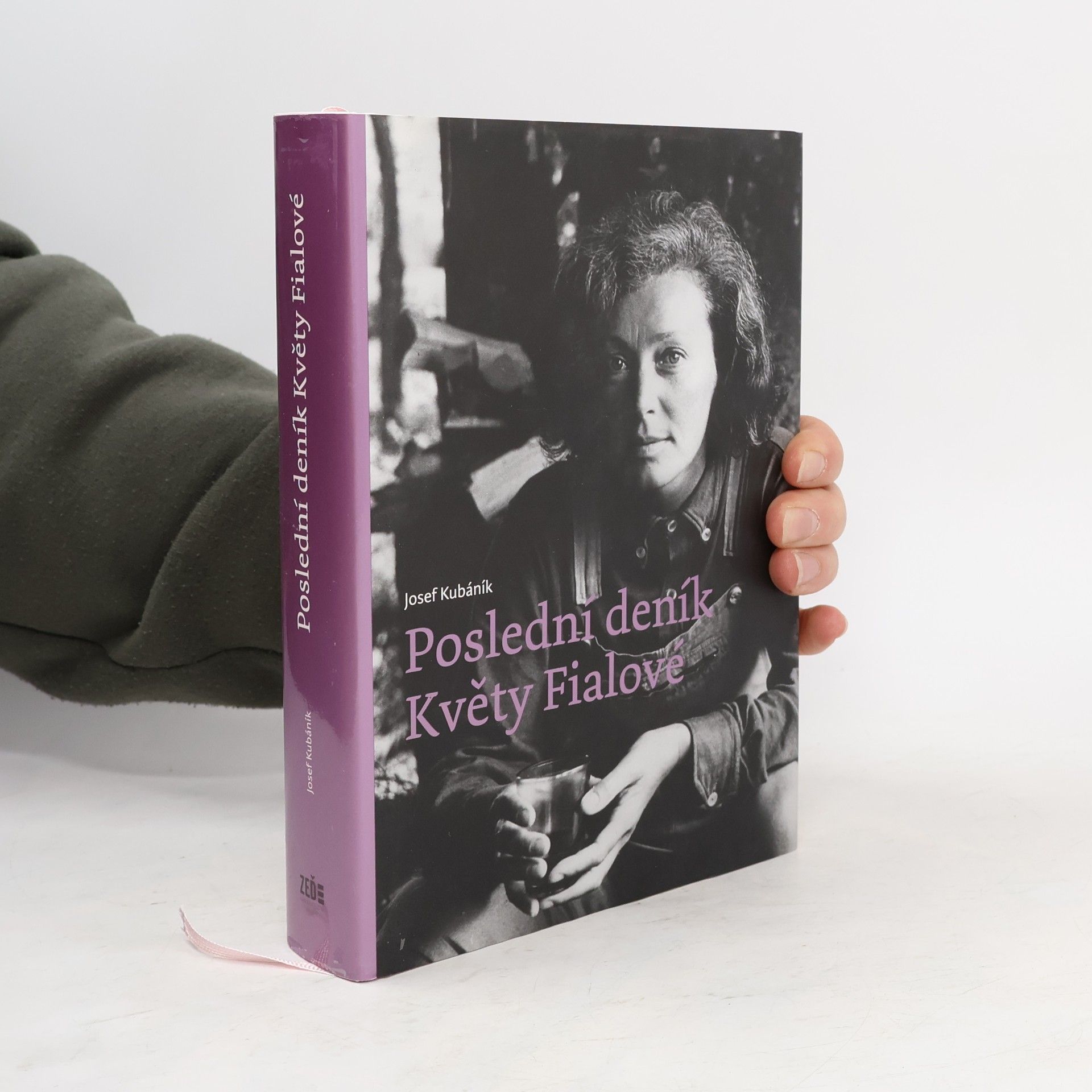 Poslední deník Květy Fialové