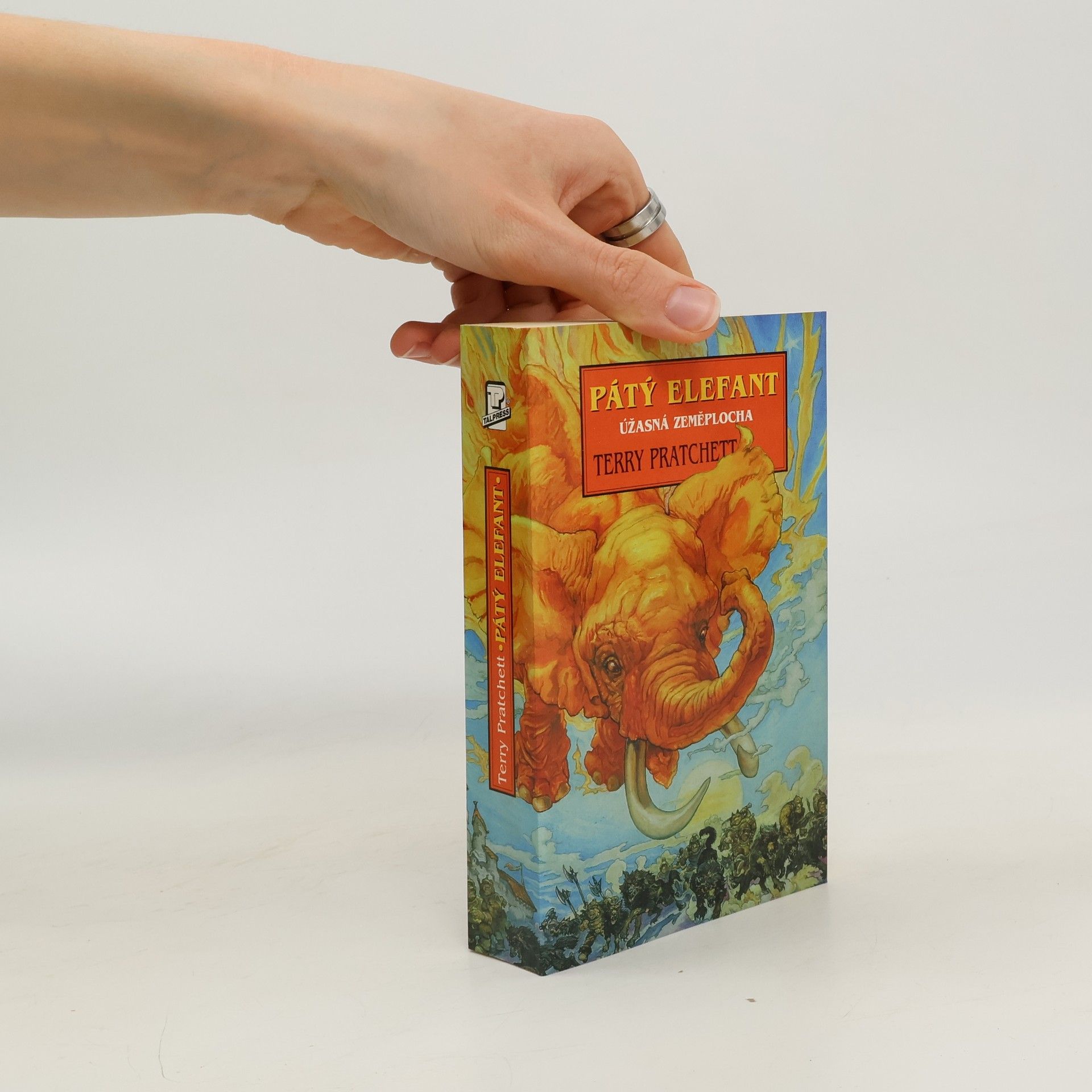 Terry Pratchett Pátý elefant