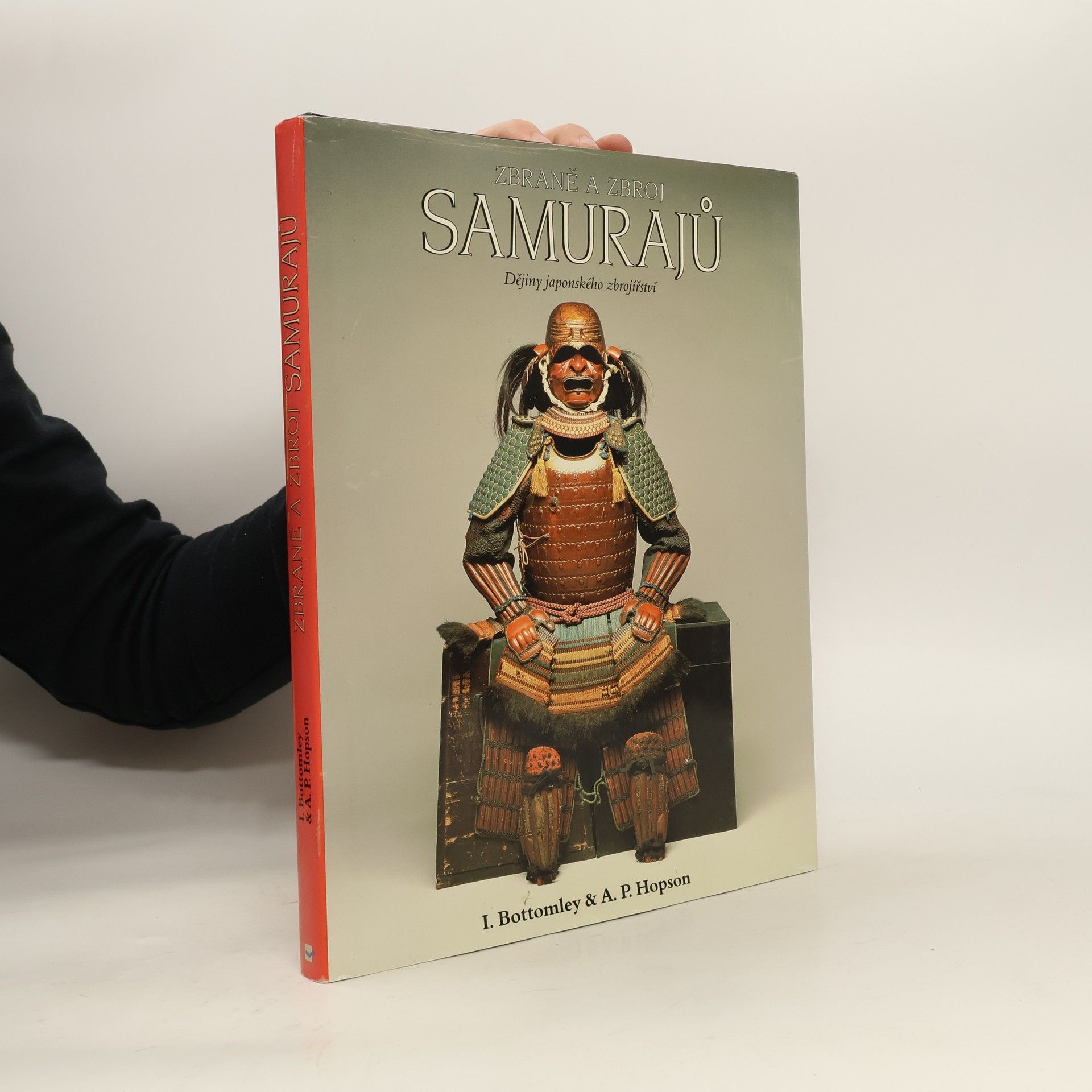 Ian Bottomley Zbraně a zbroj samurajů. Dějiny japonského zbrojířství