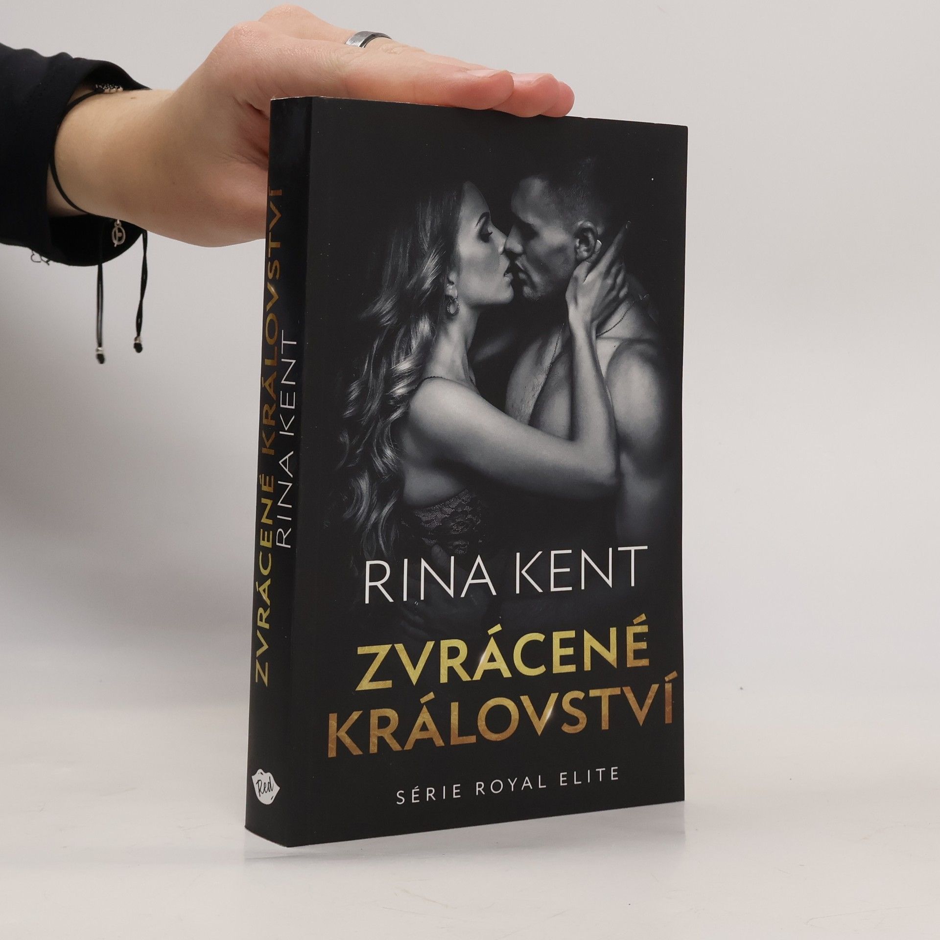 Rina Kent Zvrácené království