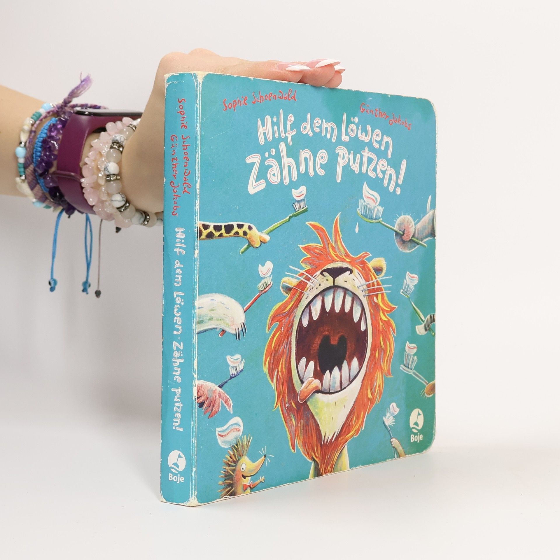 Sophie Schoenwald Hilf dem Löwen Zähne putzen!