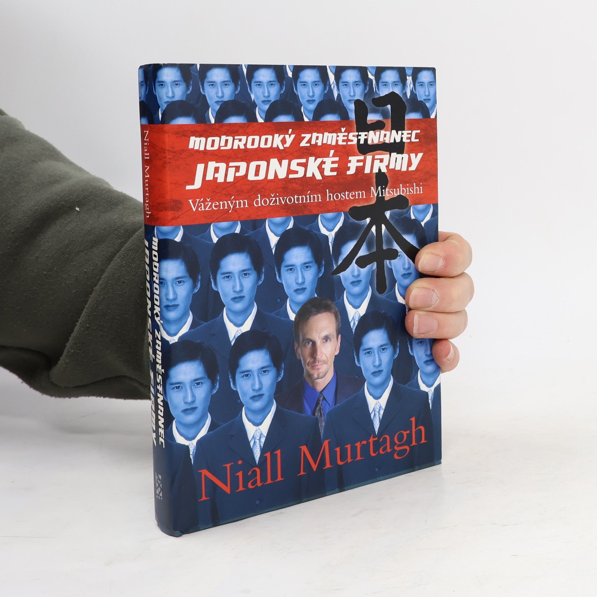 Modrooký zaměstnanec japonské firmy: Váženým doživotním hostem Mitsubishi