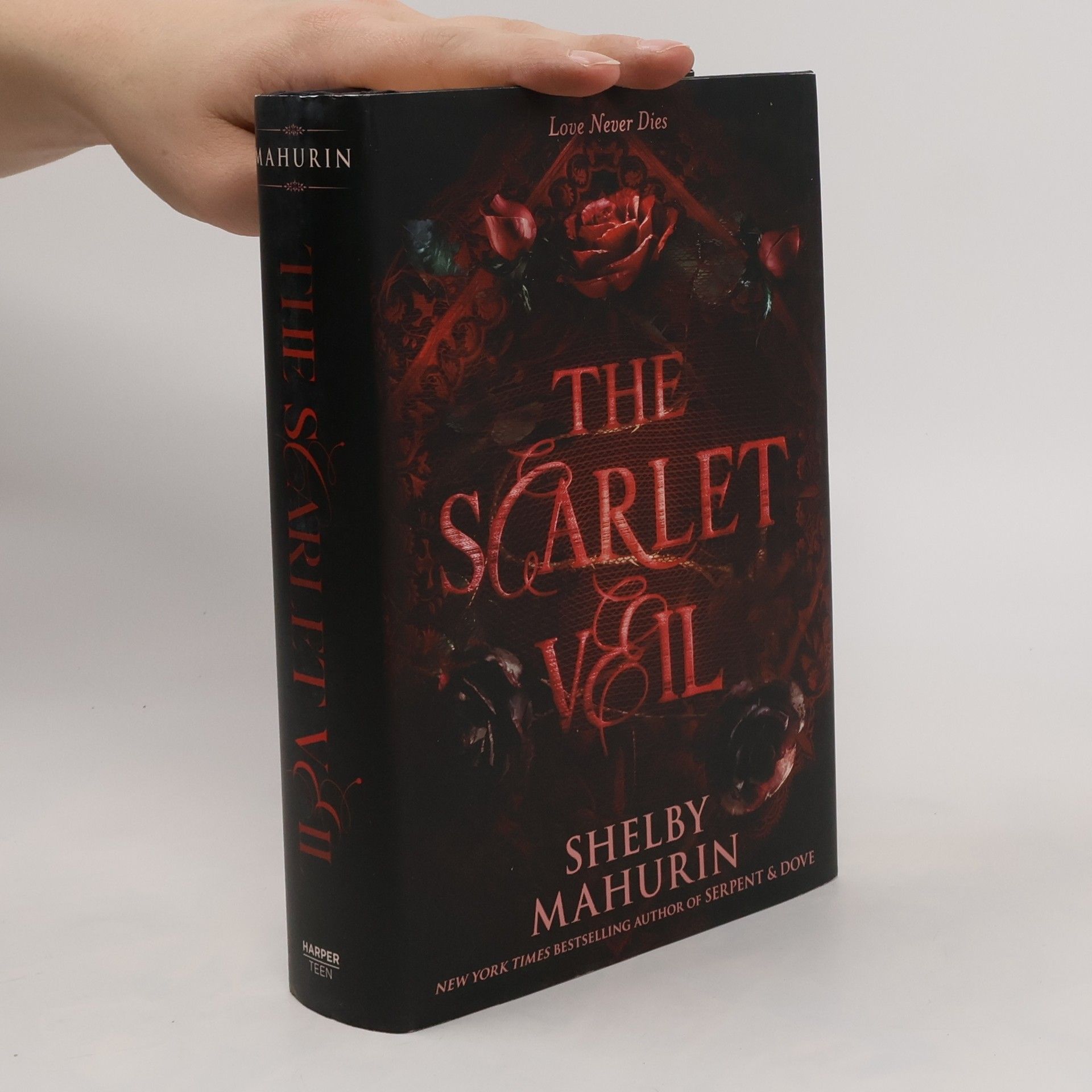 Shelby Mahurin The Scarlet Veil