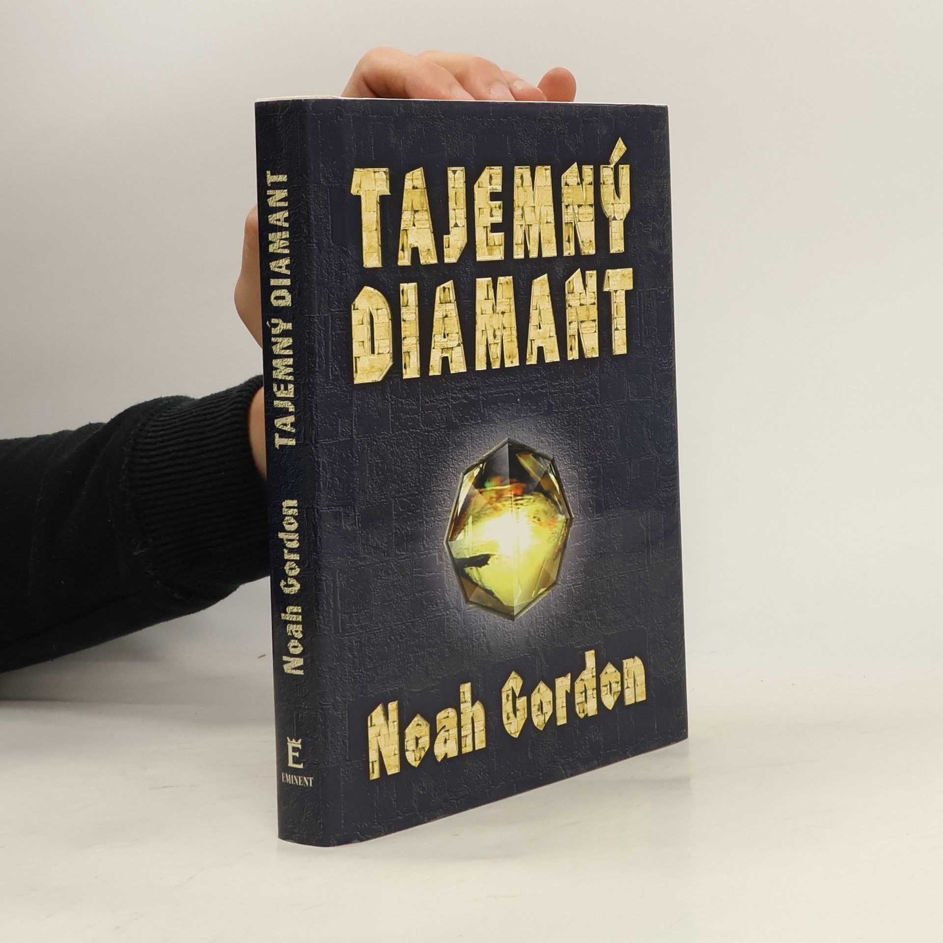 Noah Gordon Tajemný diamant
