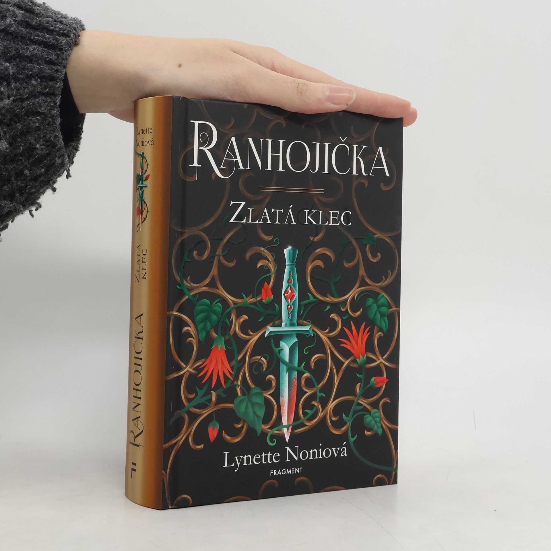 Lynette Noni Ranhojička. Zlatá klec