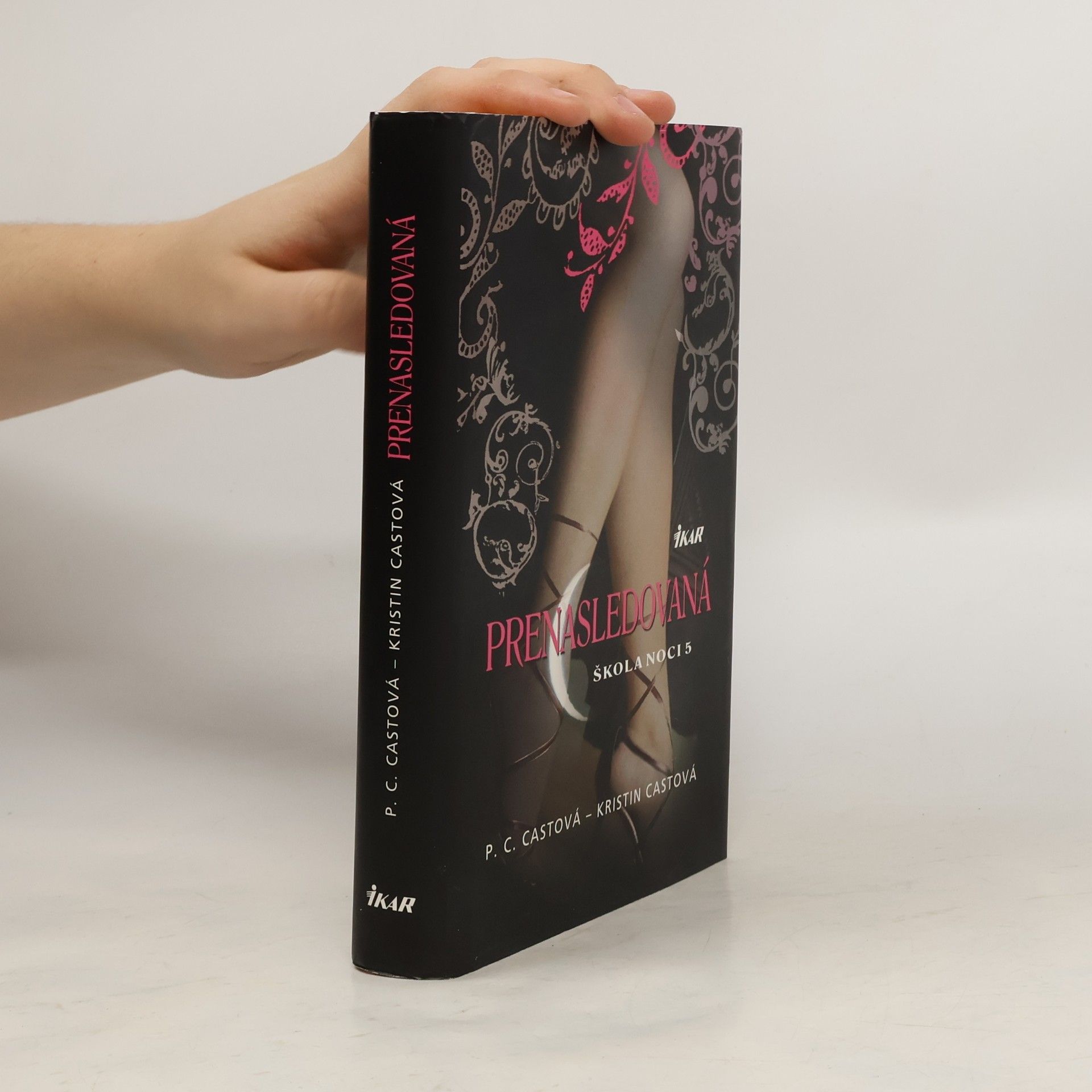 P. C. Castová Prenasledovaná