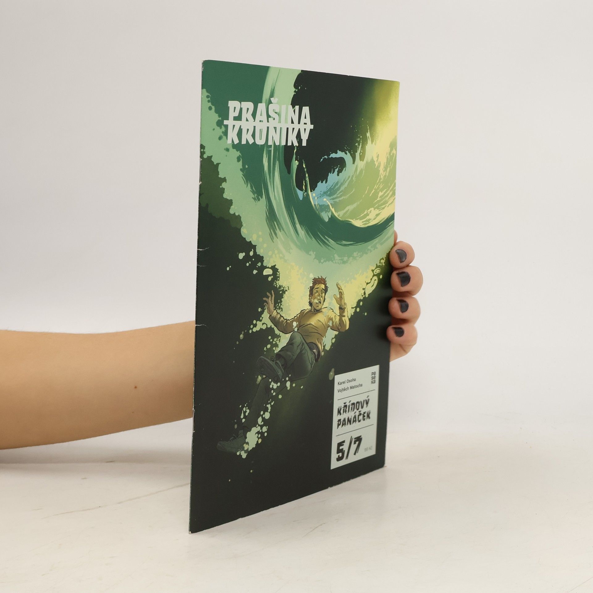 Prašina. Křídový panáček. Pátá část, Dívka s jizvou na krku