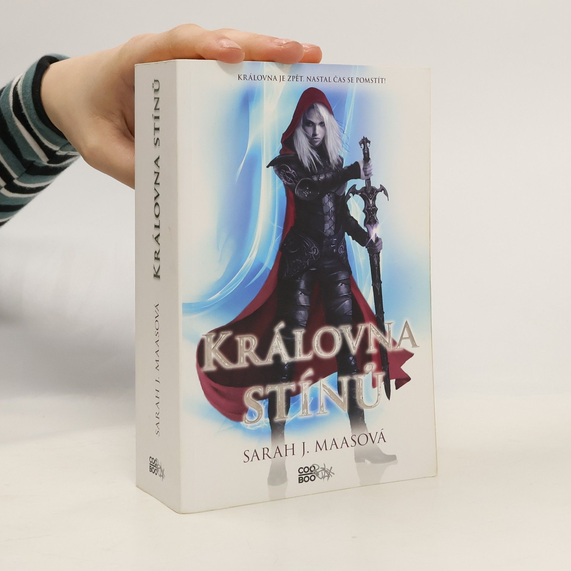 Sarah J. Maas Královna stínů