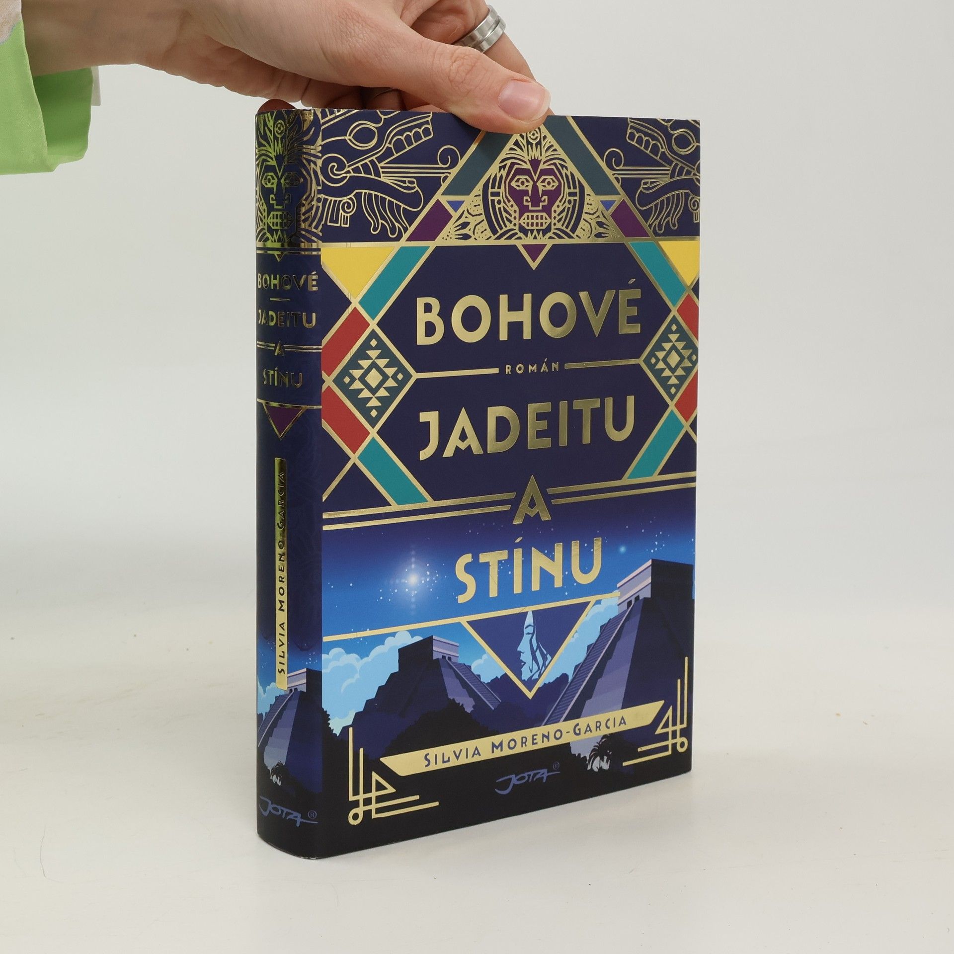 Silvia Moreno Garcia Bohové jadeitu a stínu