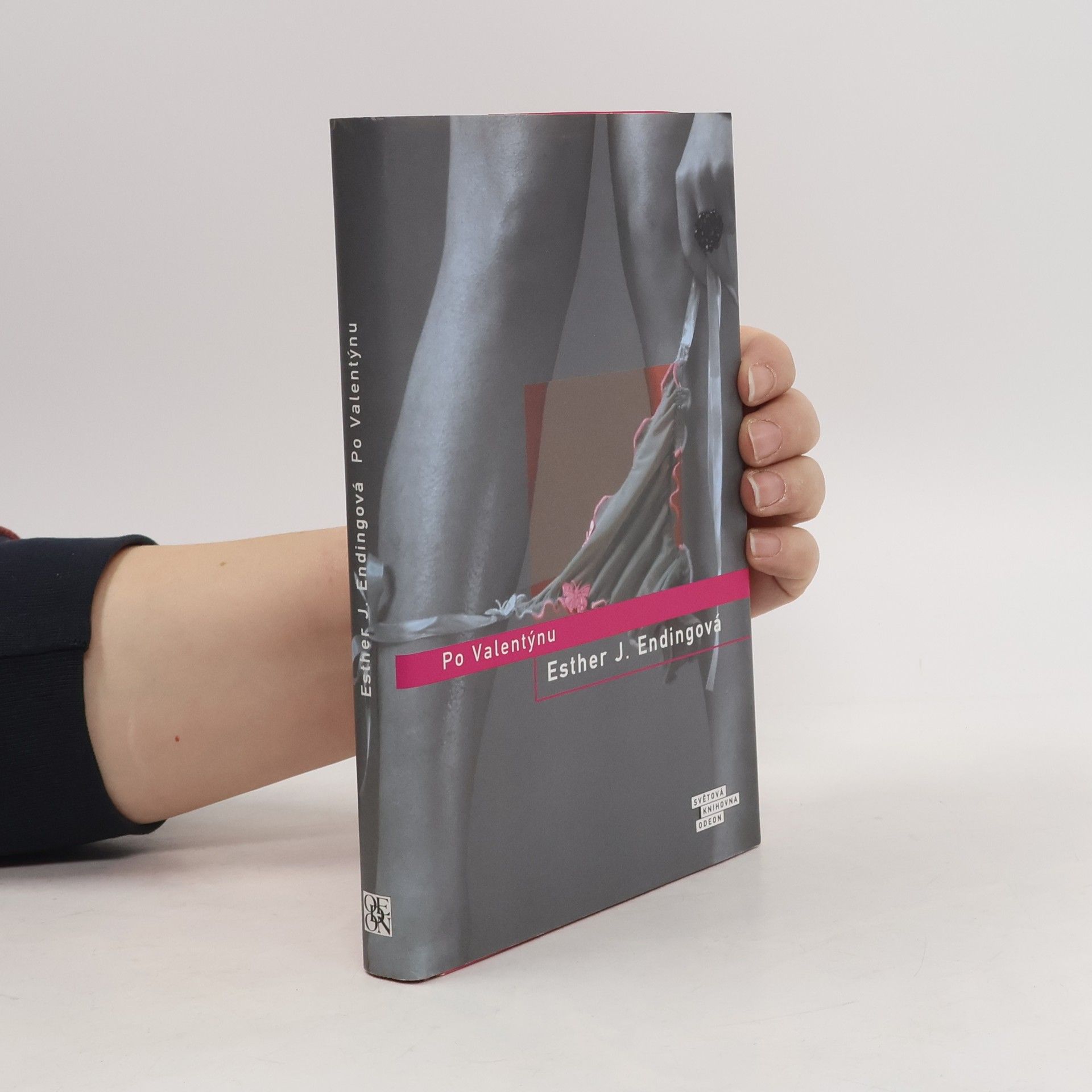 Esther J. Ending Po Valentýnu
