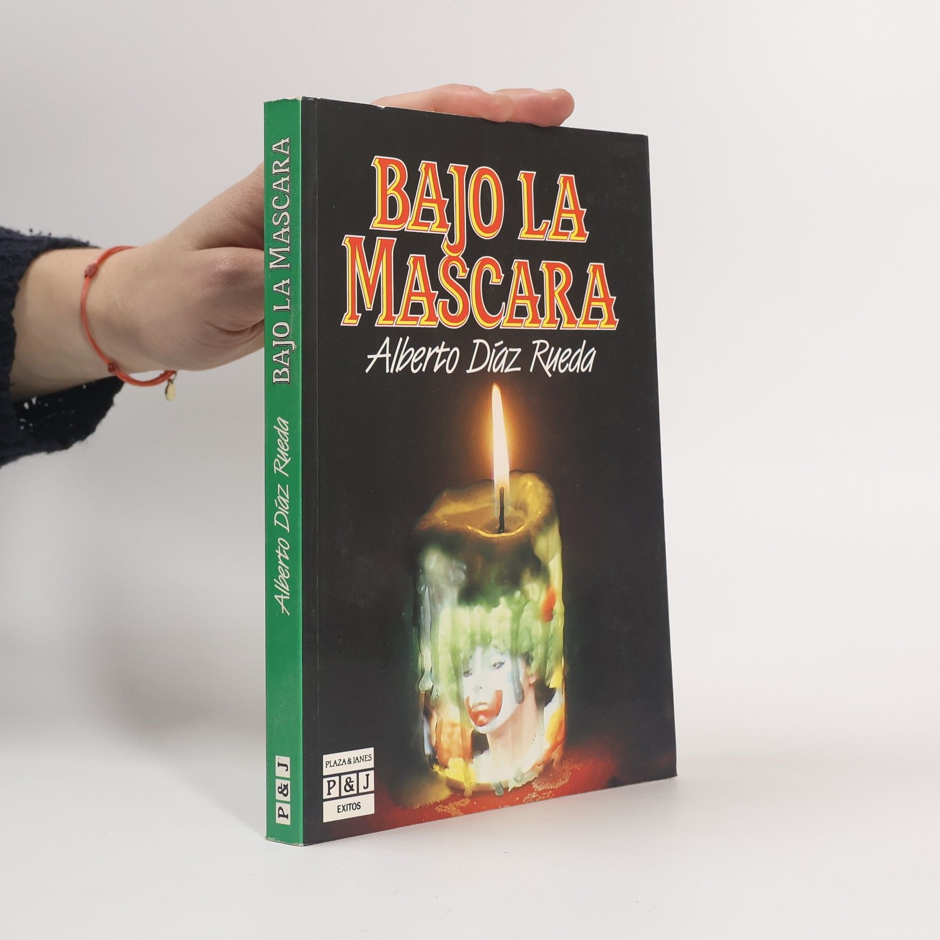 Alberto Díaz Rueda Bajo la máscara