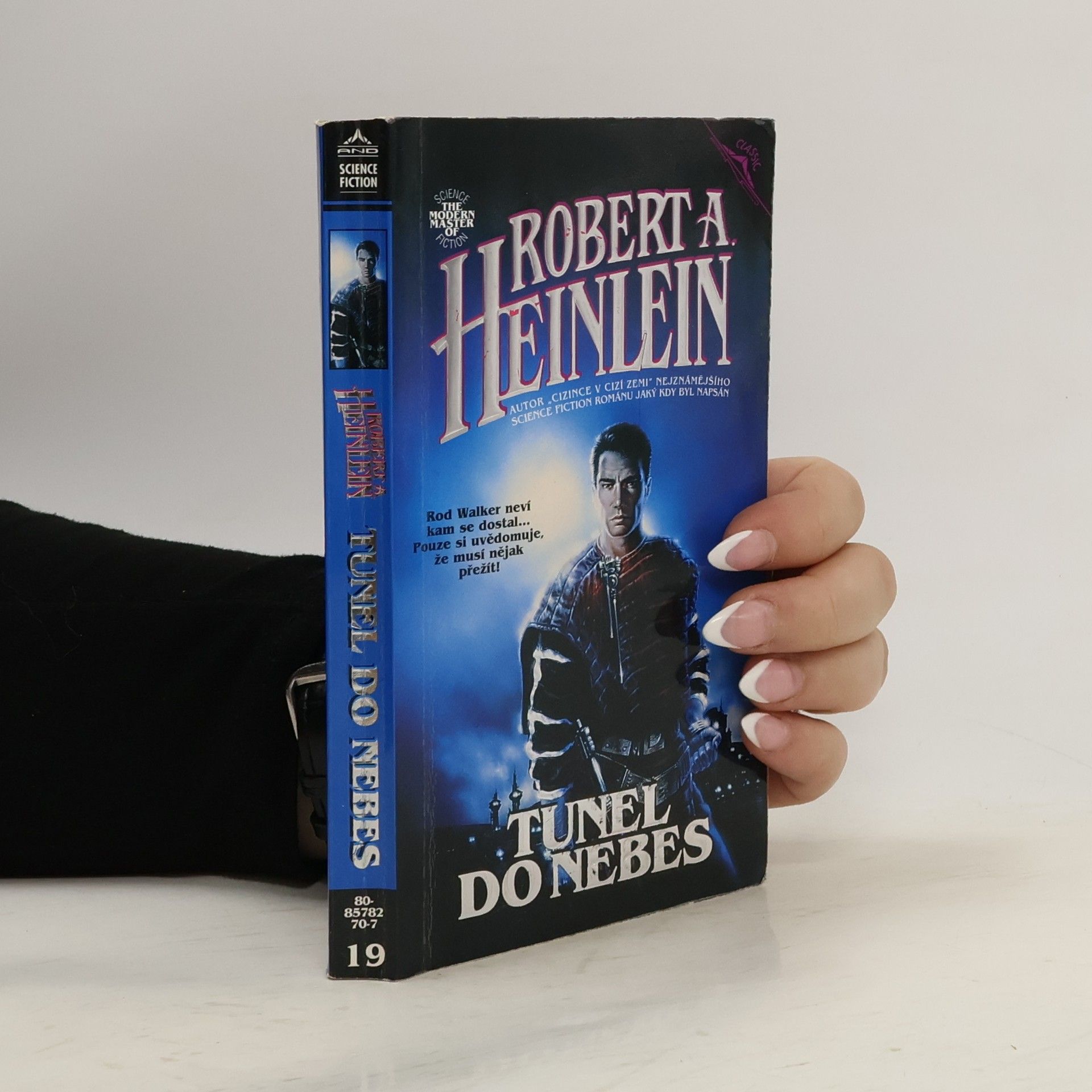 Robert A. Heinlein Tunel do nebes