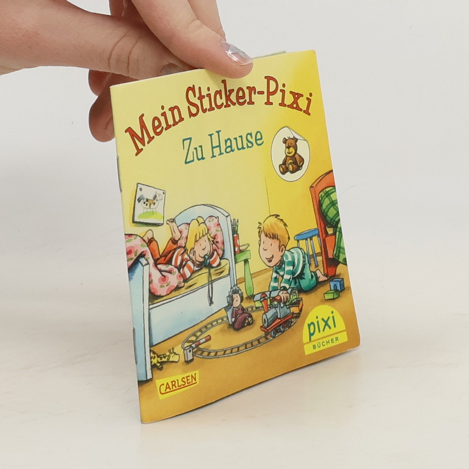 Kolektív autorov Mein Sticker-Pixi. Auf dem Bahnhof